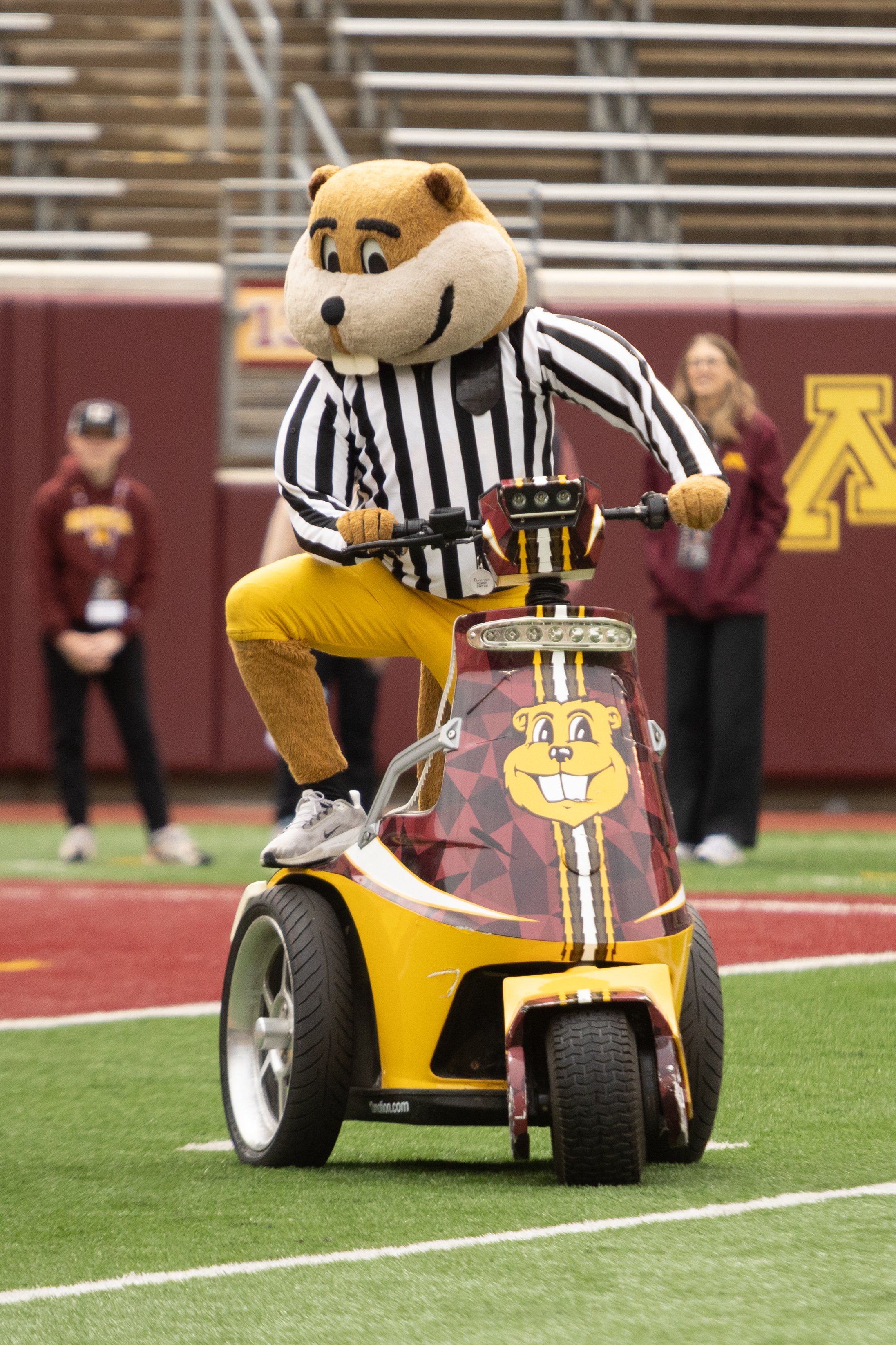 MNLL_GopherFBSpringGame_1302.jpg