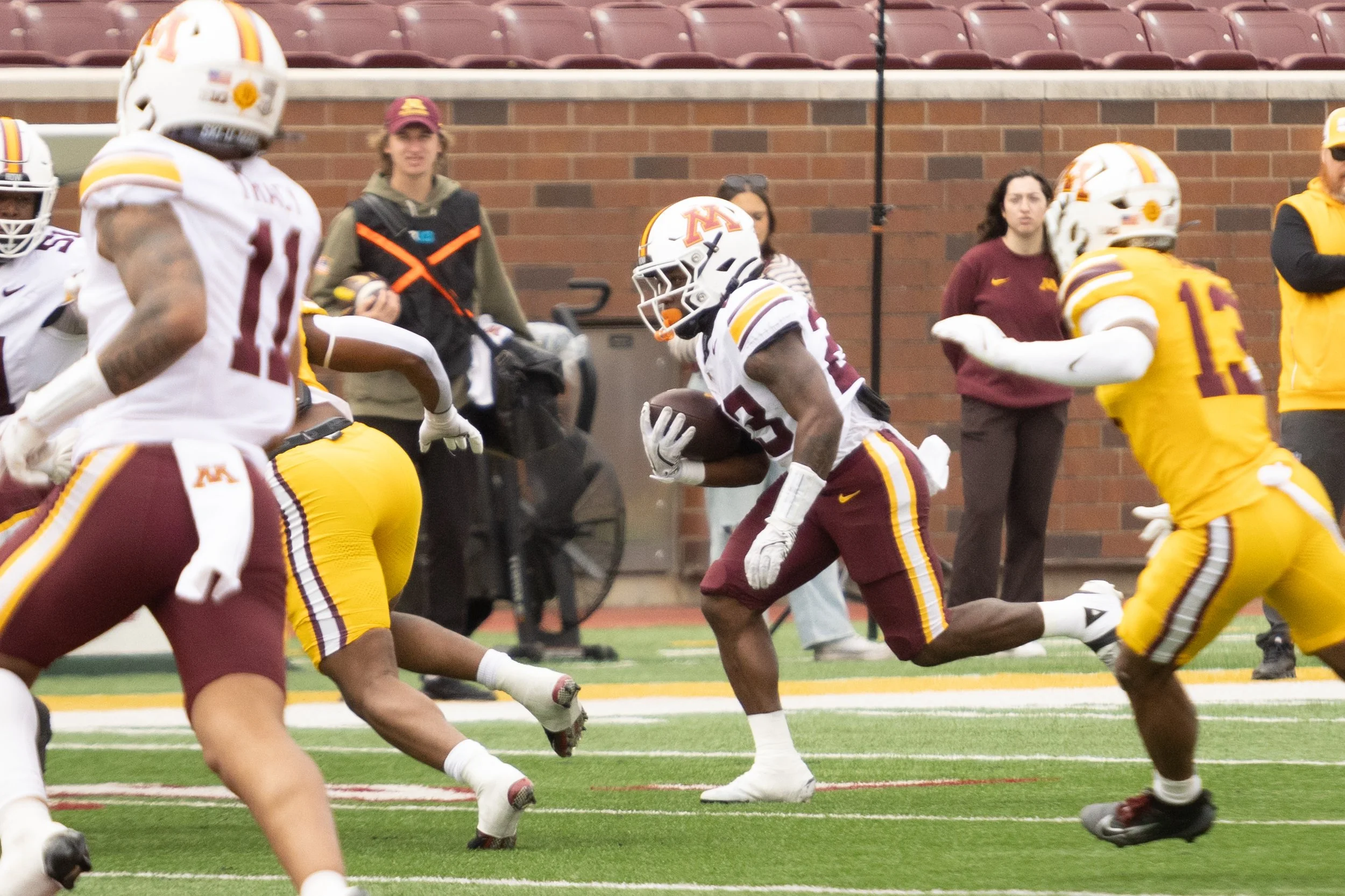 MNLL_GopherFBSpringGame_1305.jpg