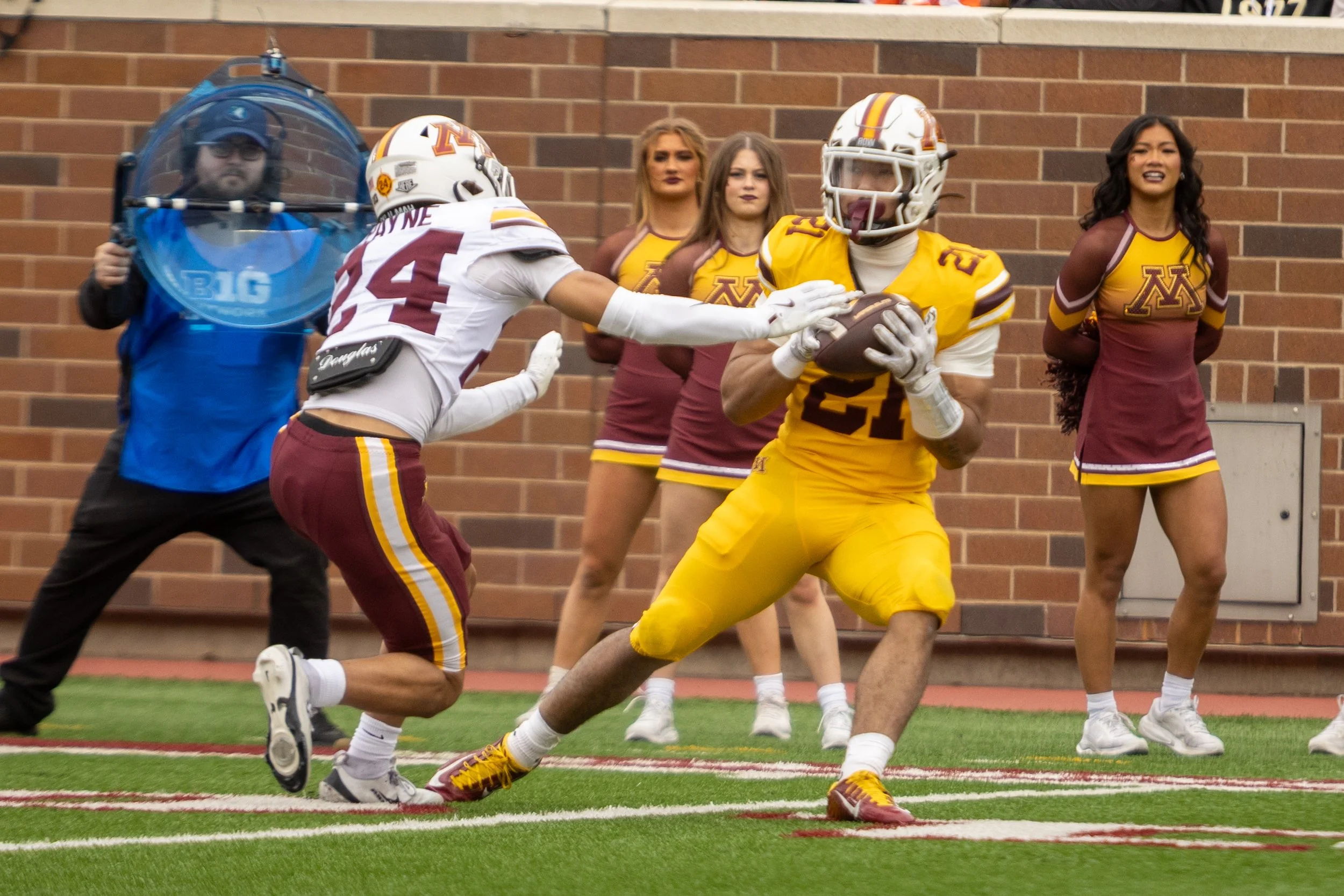 MNLL_GopherFBSpringGame_1424.jpg