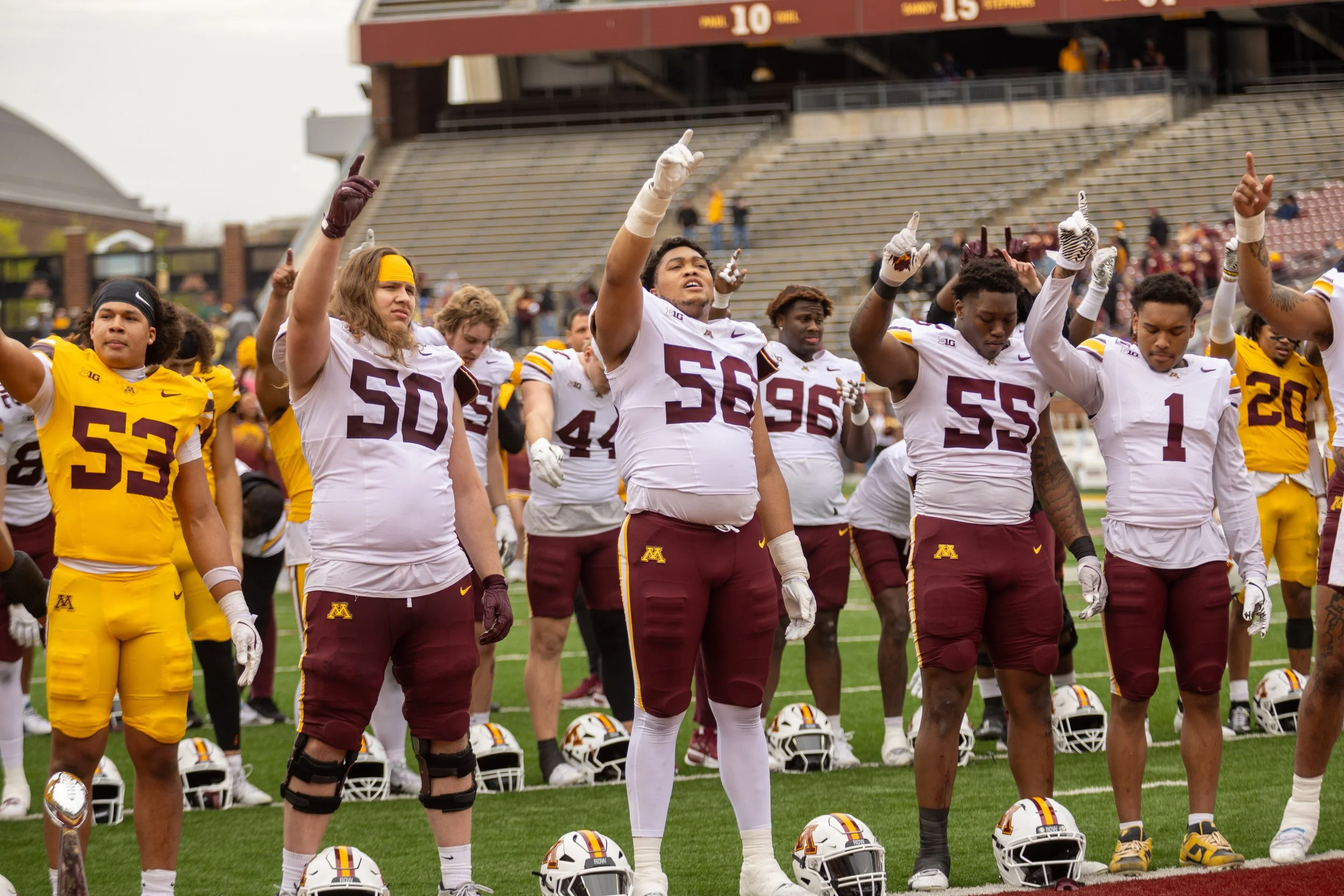 MNLL_GopherFBSpringGame_1754.jpg