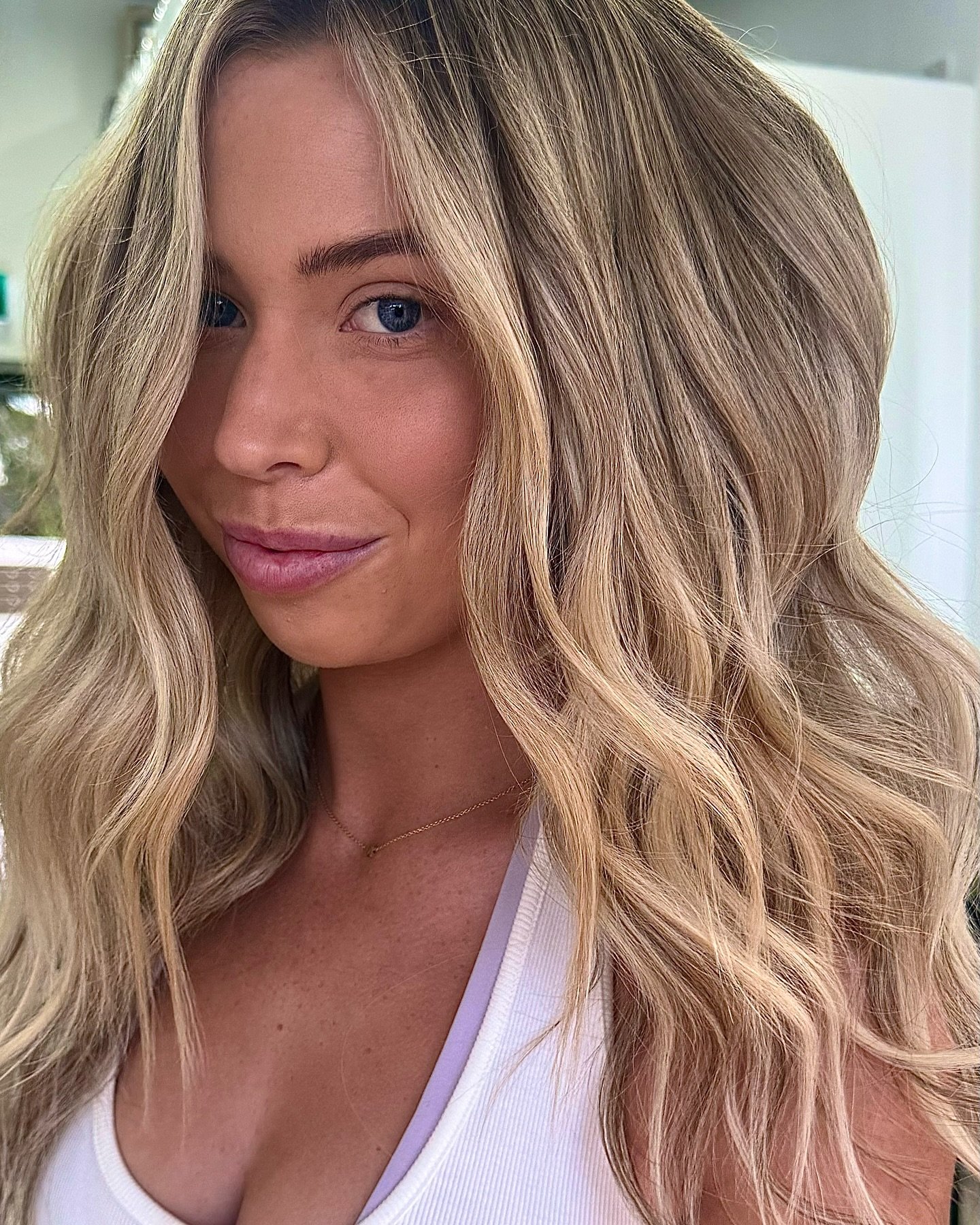 Extensions don&rsquo;t have to look artificial!

We added 75 extensions to create this stunning, full-bodied look with a touch of extra length, while maintaining a completely natural look ✨

Swipe to check out the before and after! Proof that extensi