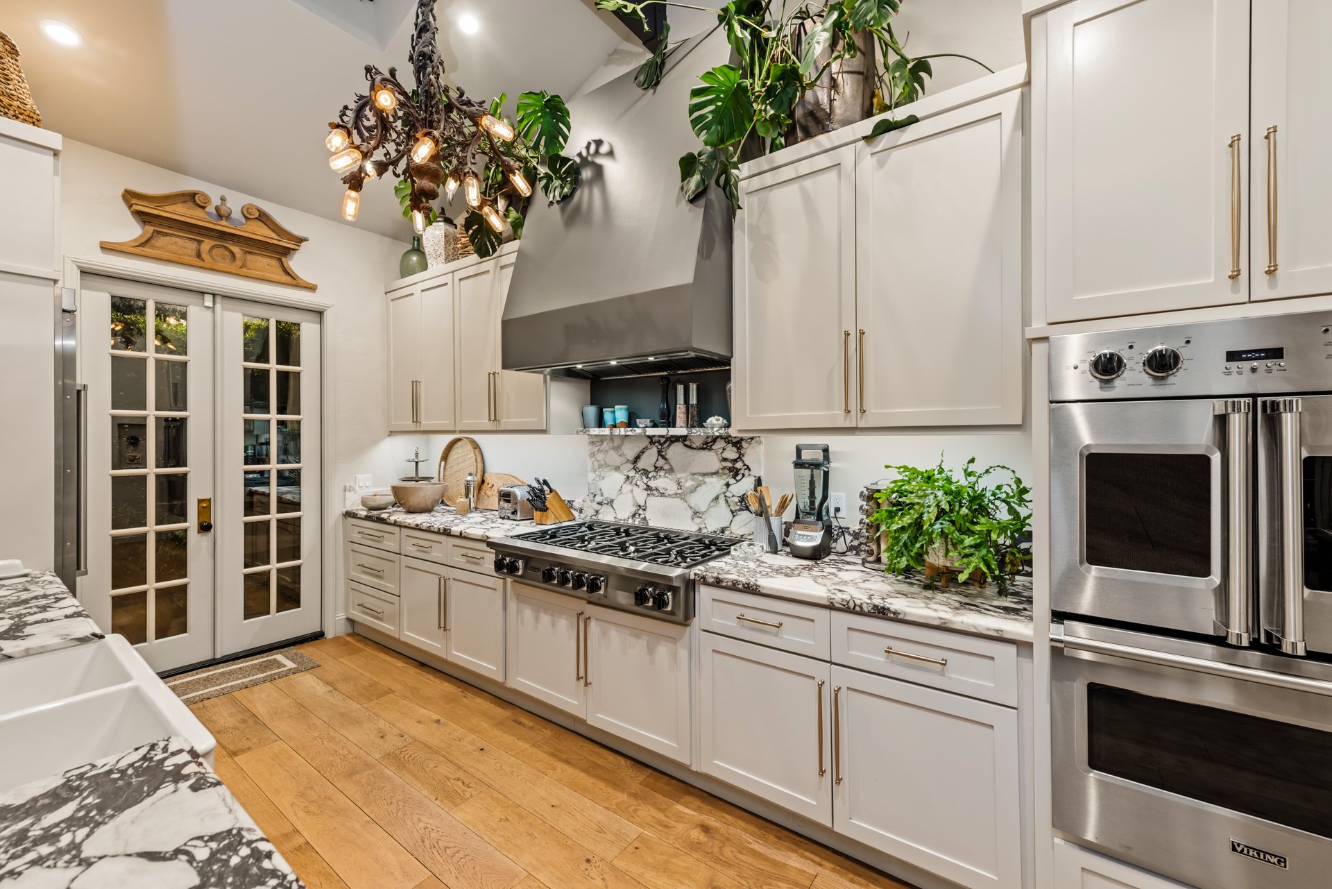 2810Woodshire-mls-12.jpg