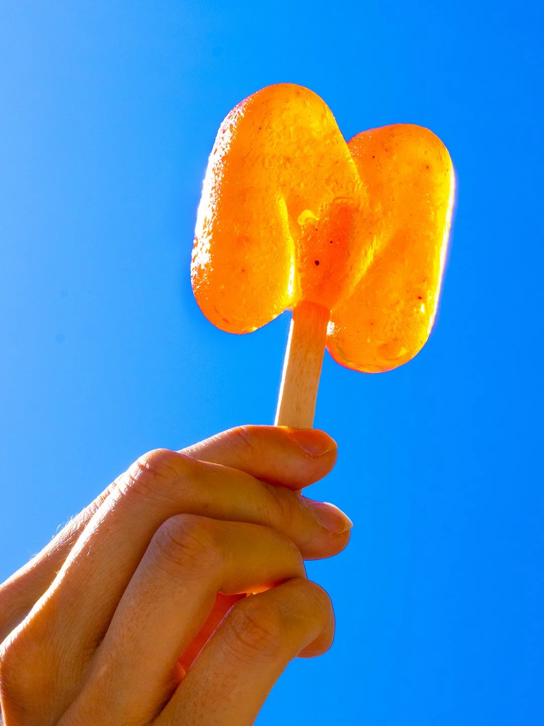 Une glace aux électrolytes imaginée par Mâche&Maché pour se rafraîchir et soutenir l’hydratation pendant les fortes chaleurs.