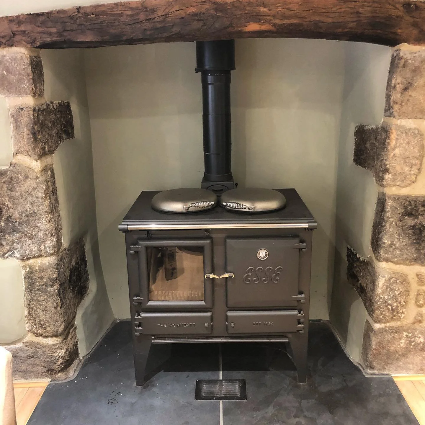 Wood burning Esse Ironheart Cooker installed. @esse_nederland @esse1854