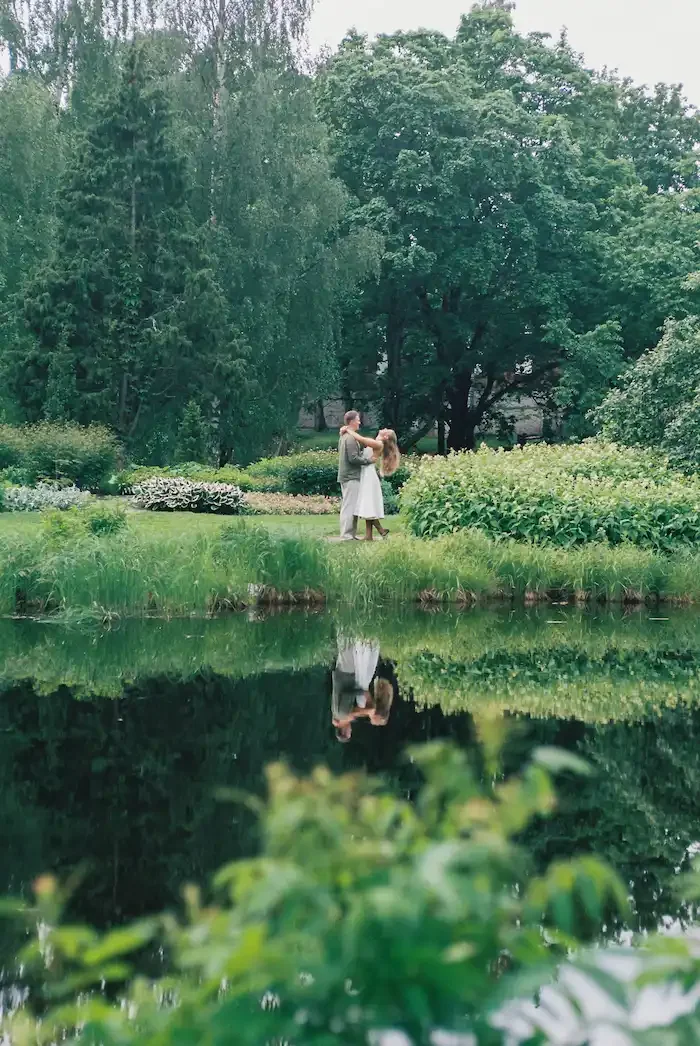 romanttinen-kihlakuvaus-filmikuvaus-tampere-filmille.webp