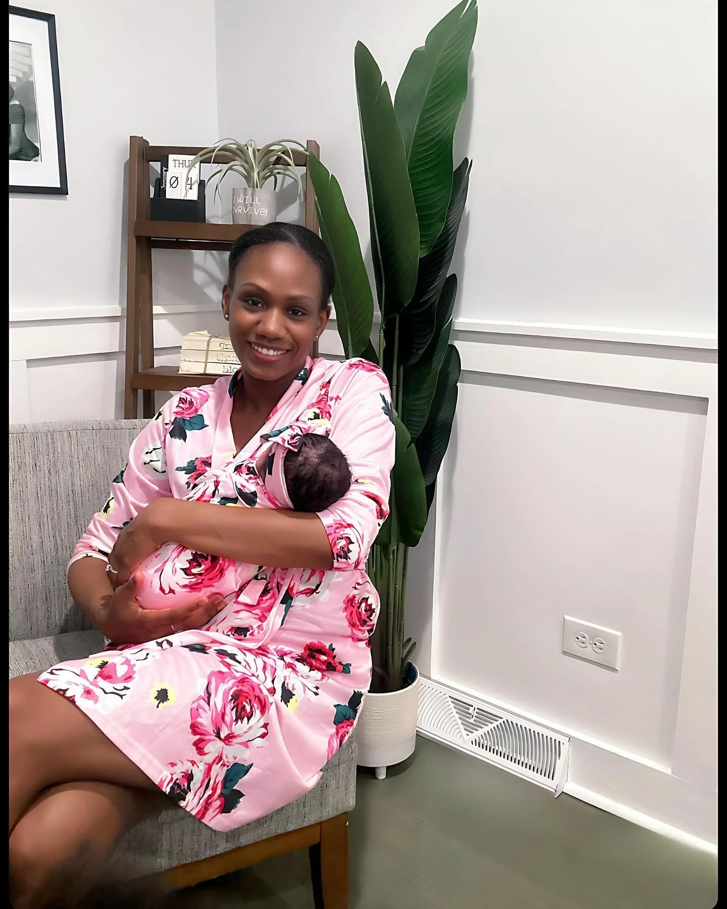 🎀 The moment we waited 9 months for 🥰  This has been the best two weeks with my third mini🥰🥰 I seriously can&rsquo;t handle the newborn cuteness 😍😍. #girlmom #girlmomlife #girlmomma