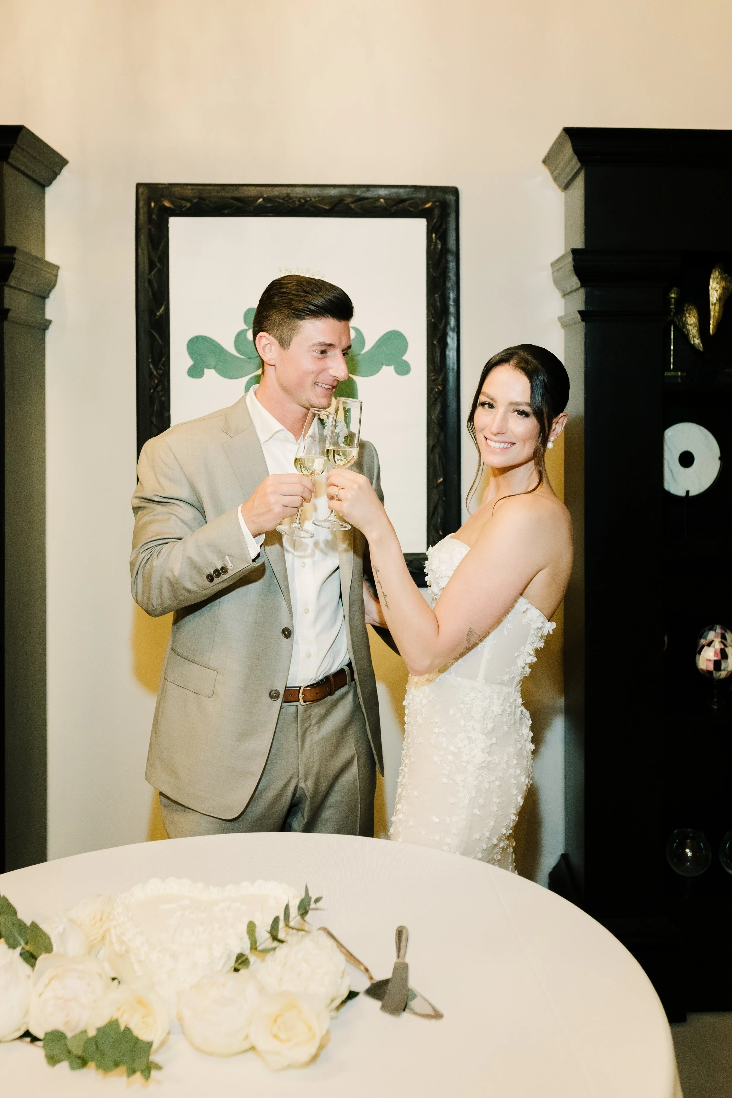 Private Cake cutting - Italian Weddings by Natalia.jpg