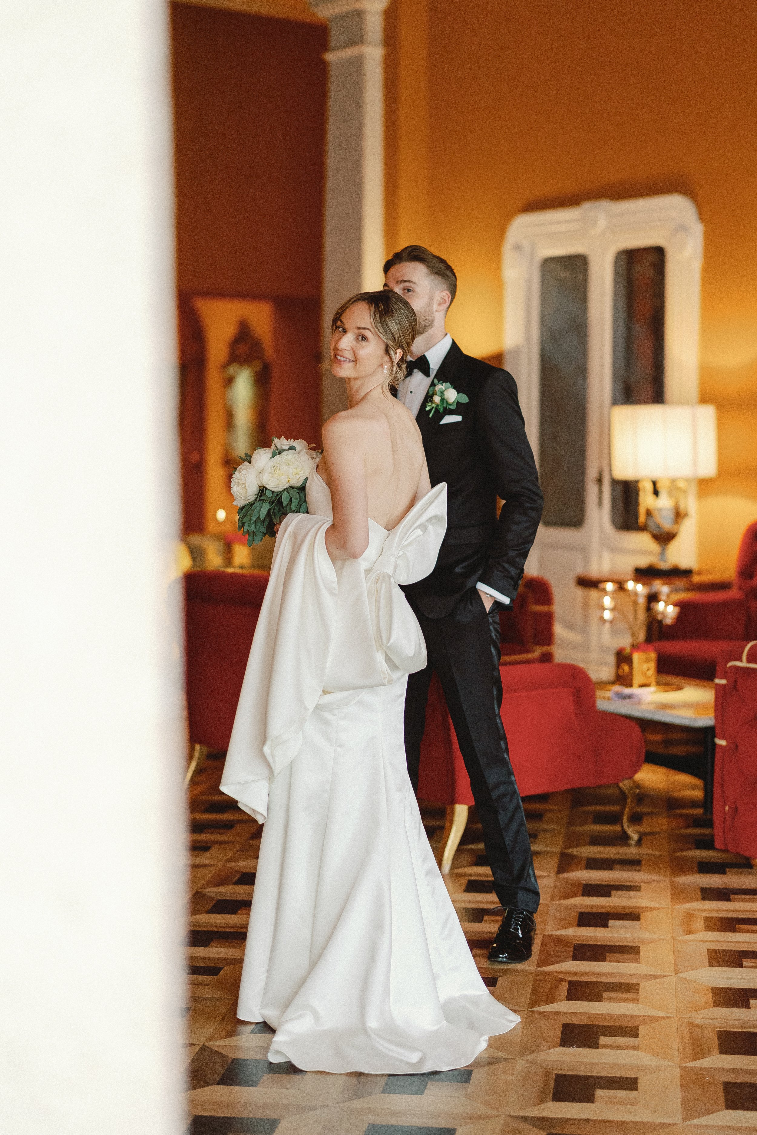 Stylish elopement lake Como S&B.jpg