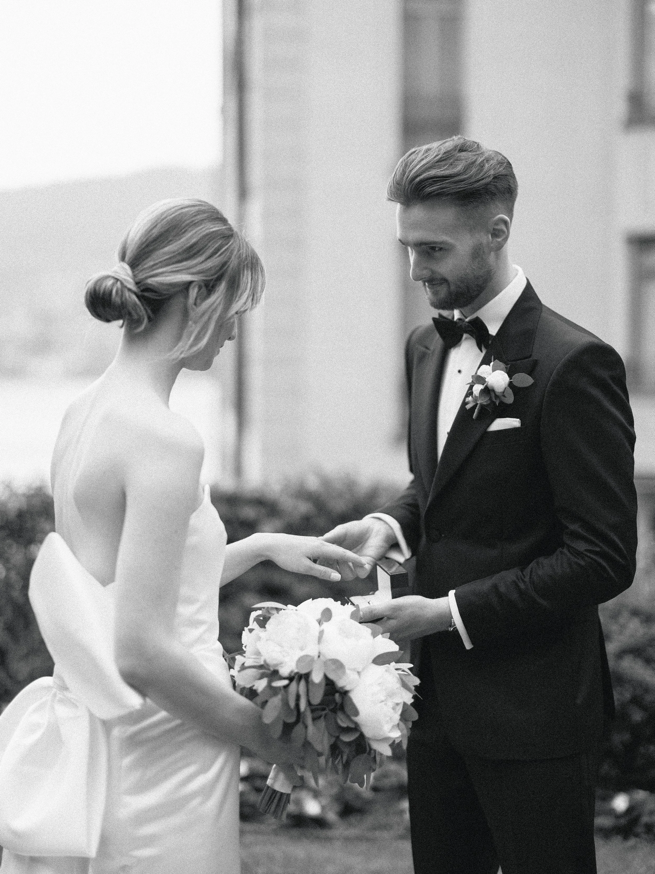 Stylish elopement lake Como S&B.jpg