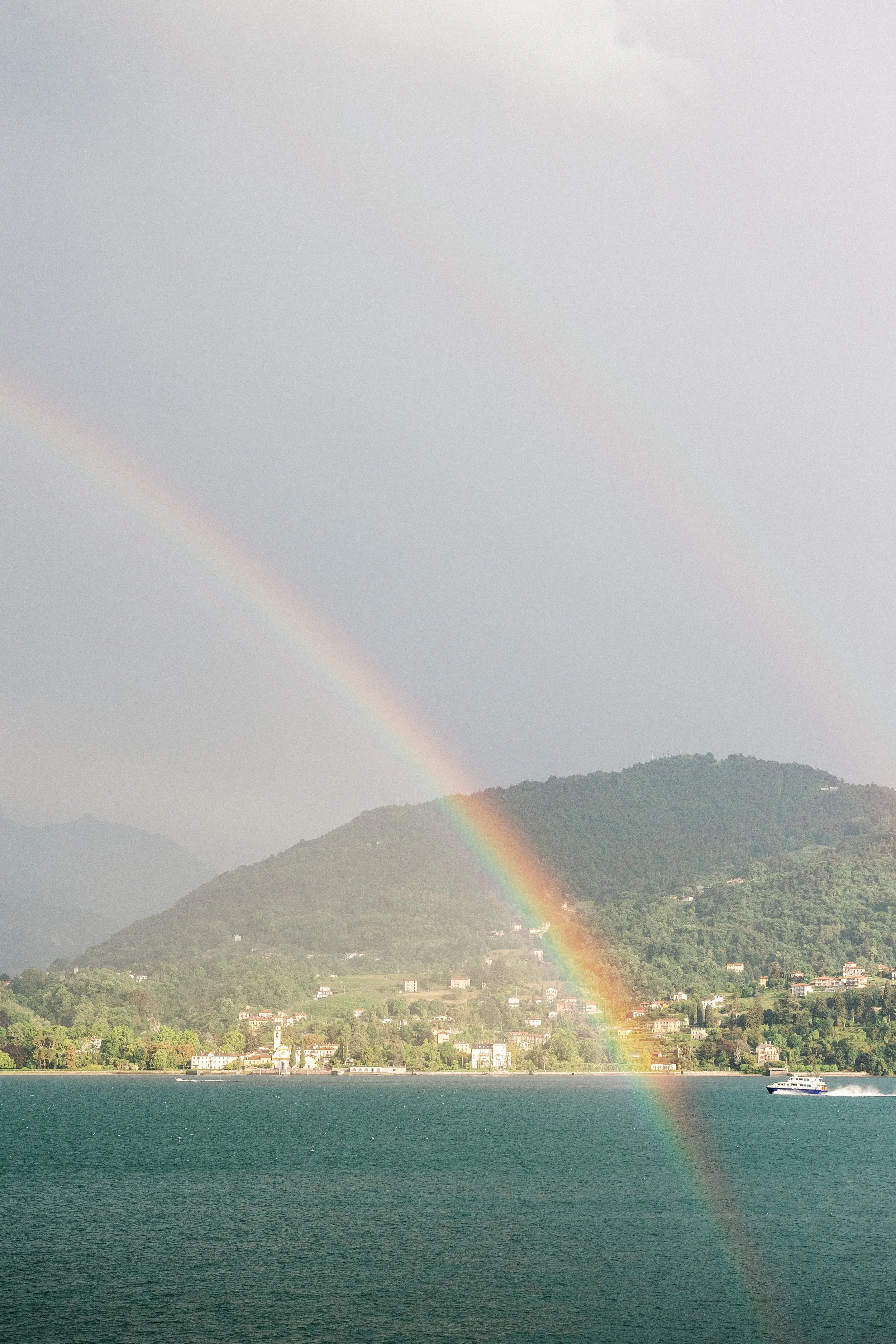 Stylish elopement lake Como S&B.jpg