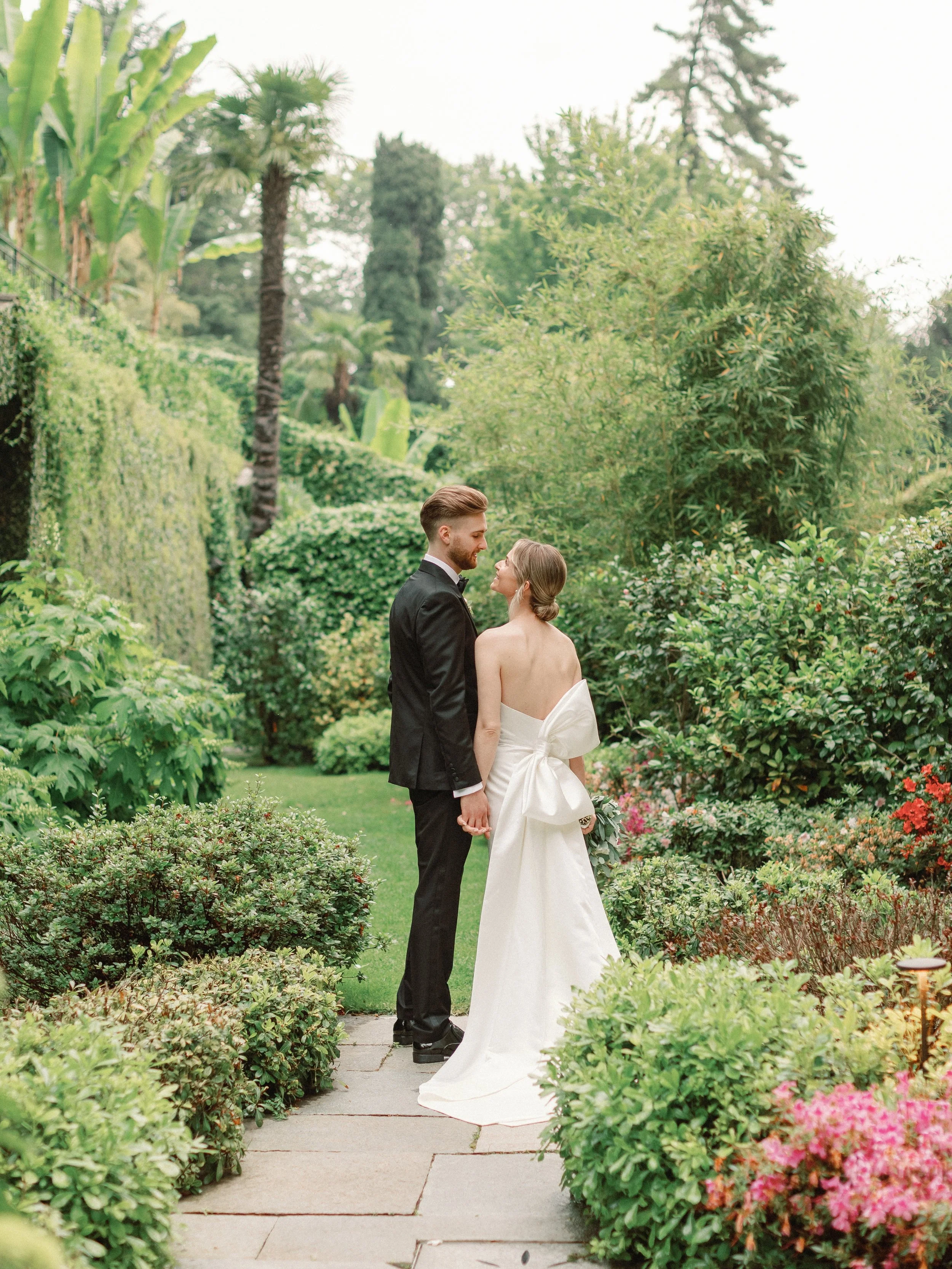Stylish elopement lake Como S&B.jpg