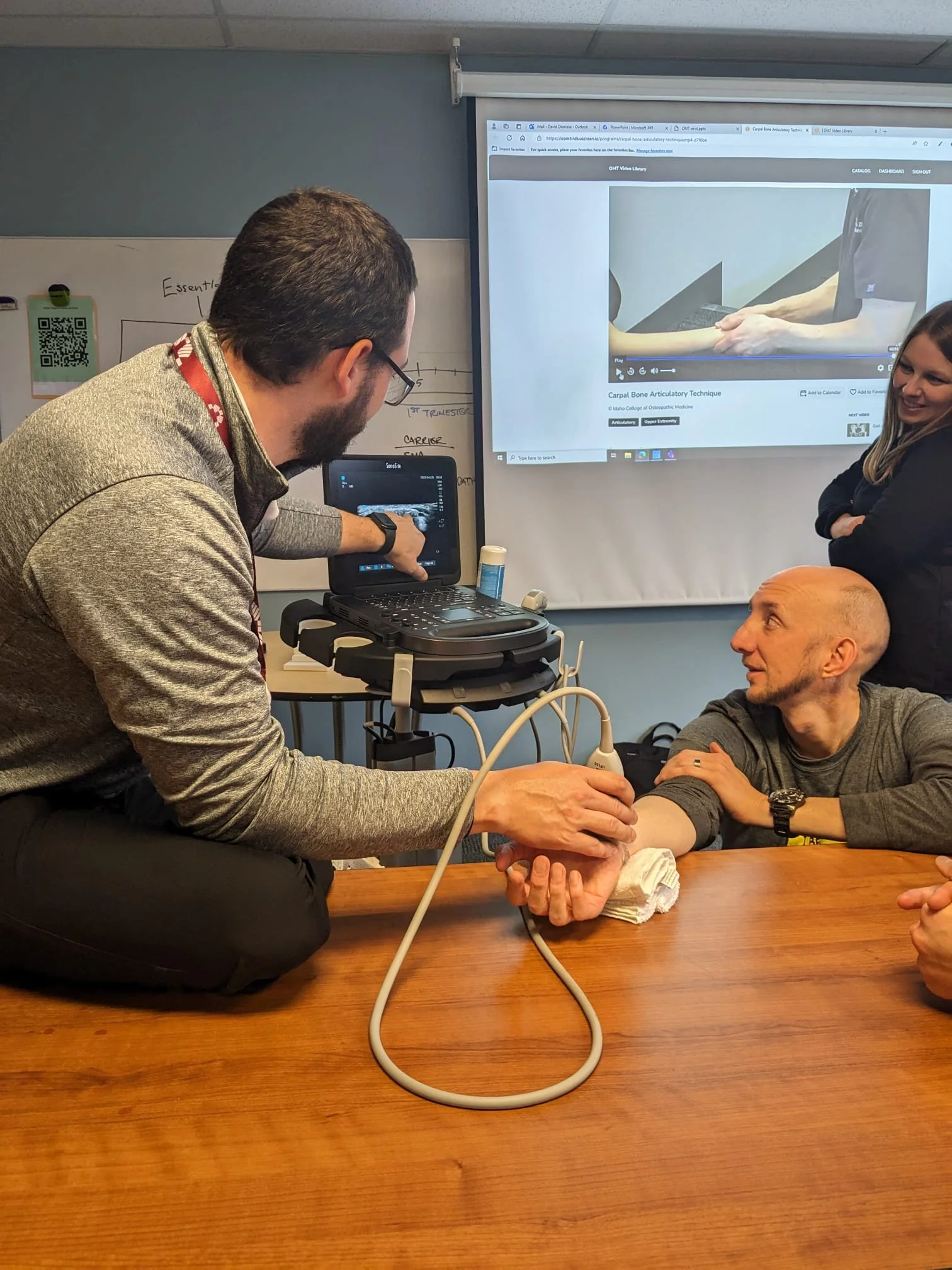 Dr. Newsom teaches new interns POCUS