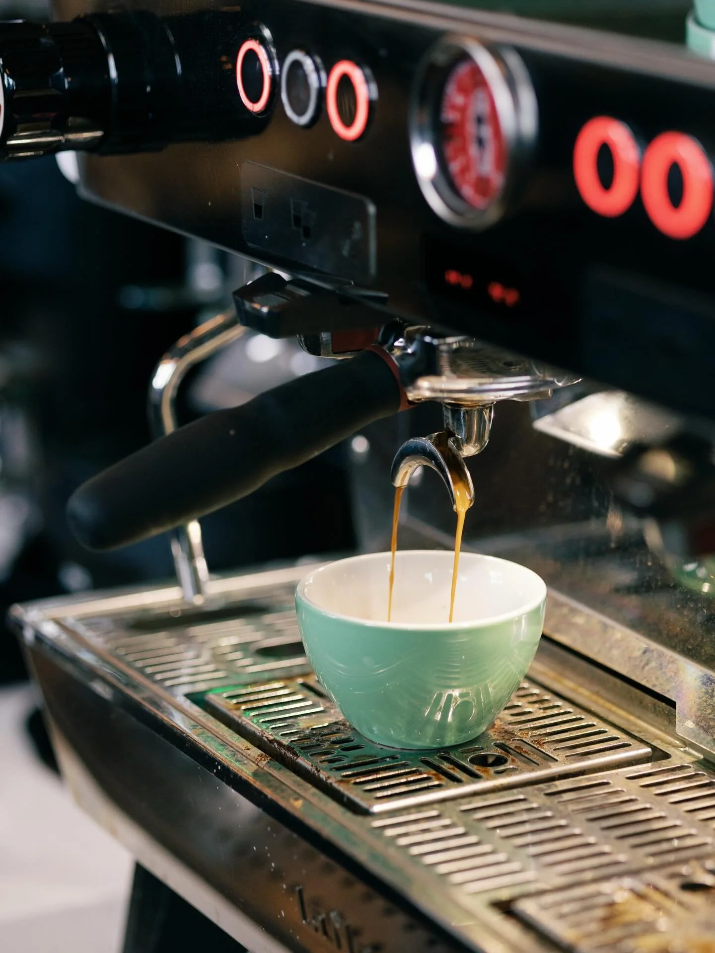 There&rsquo;s nothing like the perfect cappuccino on a Monday afternoon 🙂&zwj;↕️☕️ Come through and let us start your week off with a smile.

Stop by ASE Monday-Thursday from 12pm-3pm to receive 25% your favorite cappuccino!