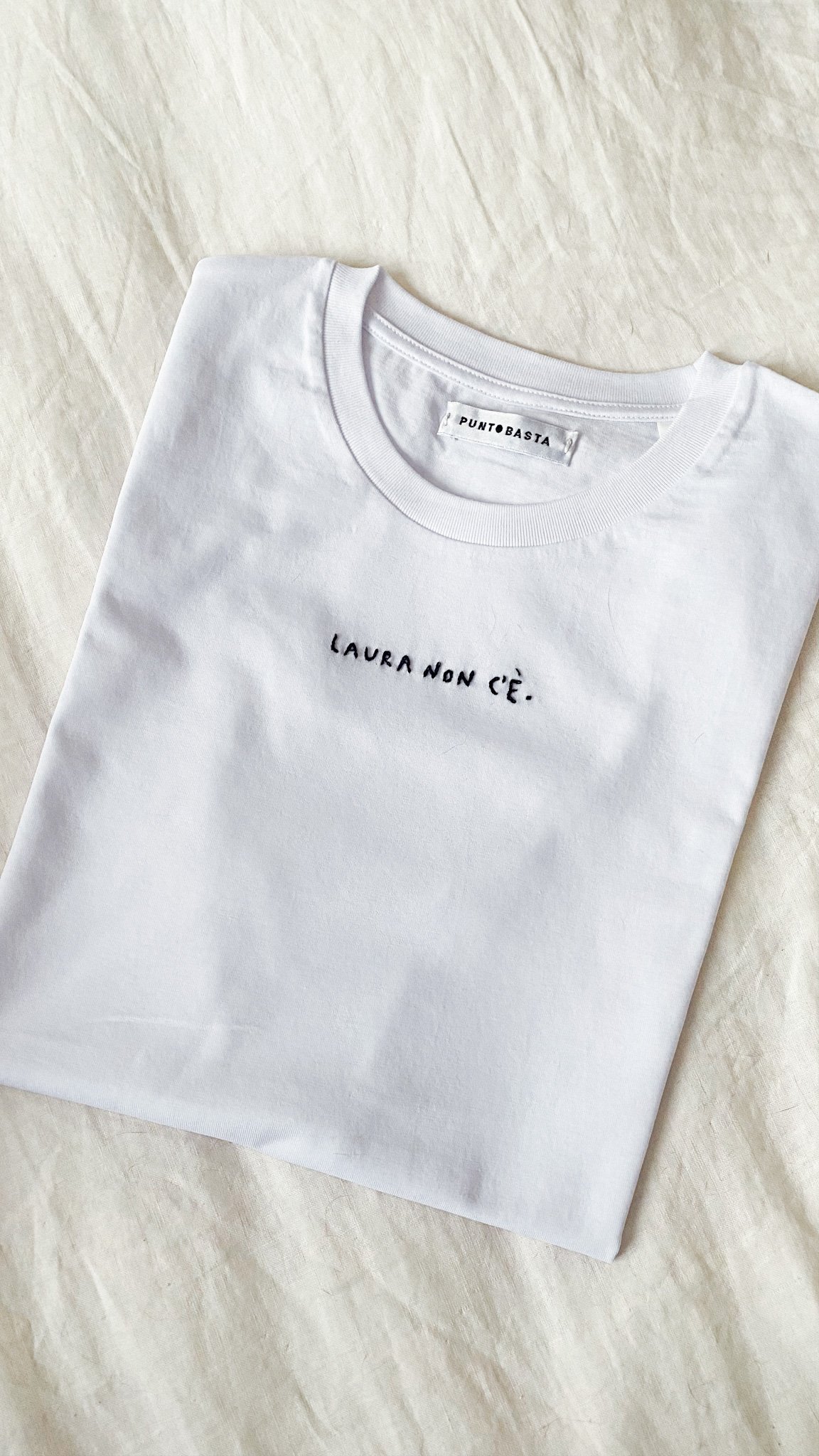 Tshirt Laura non c'è, punto 1.jpg