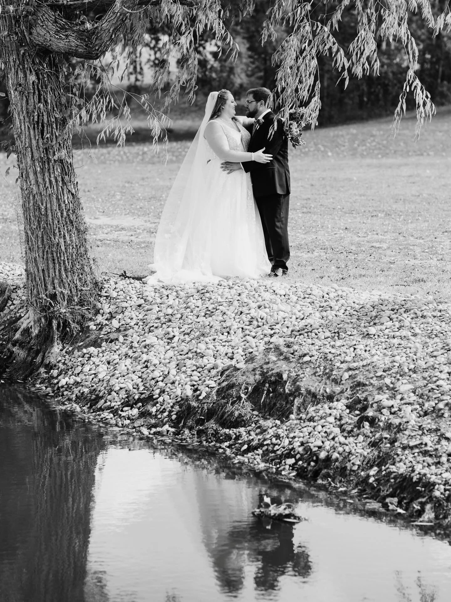 Paige &amp; Jon {&amp; Toby and Rex, of course!} 🤍✨

Dress + Veil: @essenseofaustralia from Curve 
Photography: @monikaandersonphotography 
Venue: @northlakeweddings 
Floral: @saintroseflorist 
Makeup: @looksbylexi_96