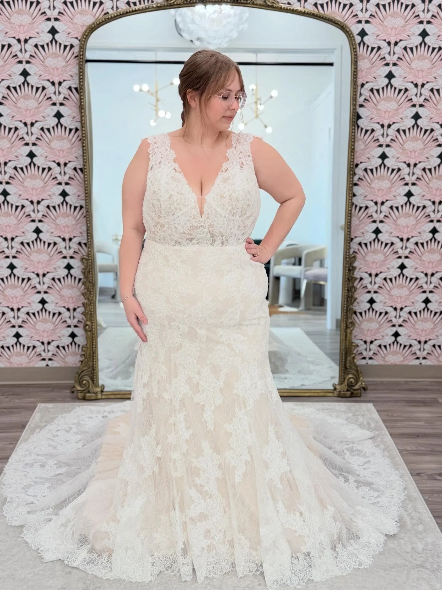 Your curves would look SO amazing in this dress!🤍

#tryontuesday #curvebysomethingblue 

wedding gowns &bull; wedding dress shopping &bull; lace wedding gown &bull; plus size bridal &bull; curvy bride