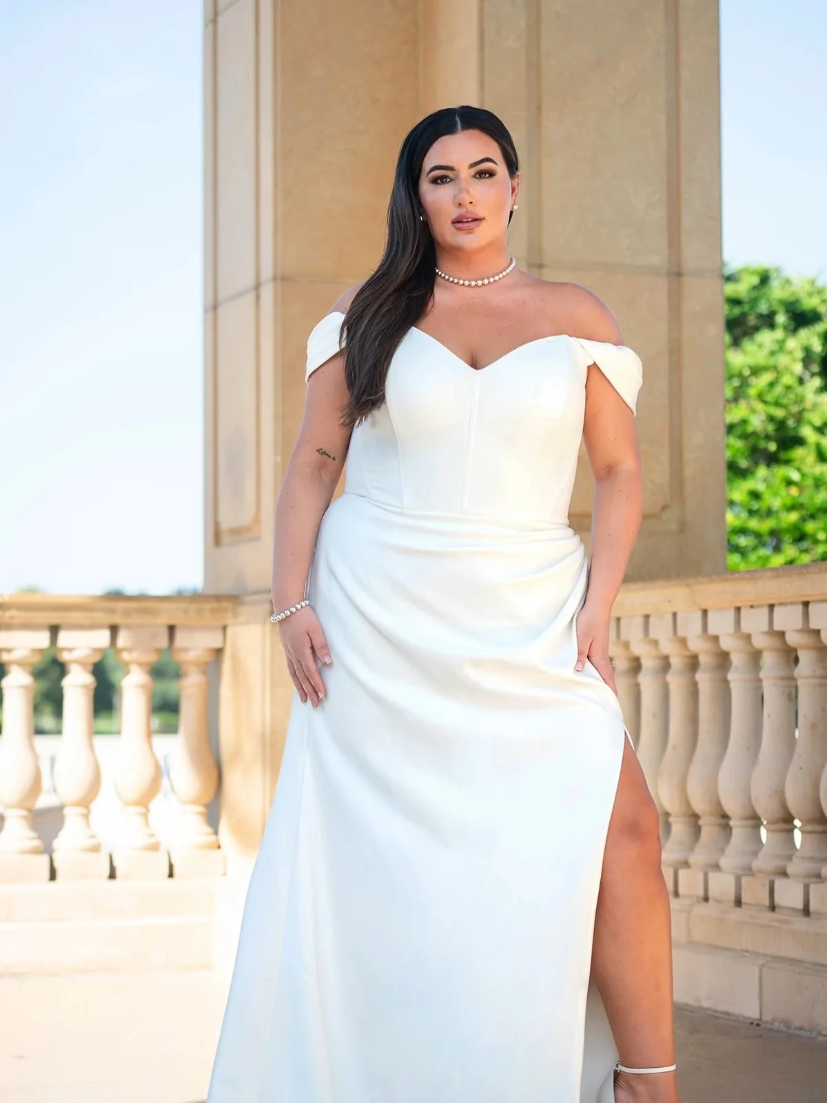 Minimalist brides, this one&rsquo;s for you. 🤍
Clean lines, soft draping, and a little leg✨

#curvebysomethingblue #essenseofaustralia

wedding gowns &bull; plus size wedding gowns &bull; bridal boutique &bull; curvy bride &bull; plus size bridal
