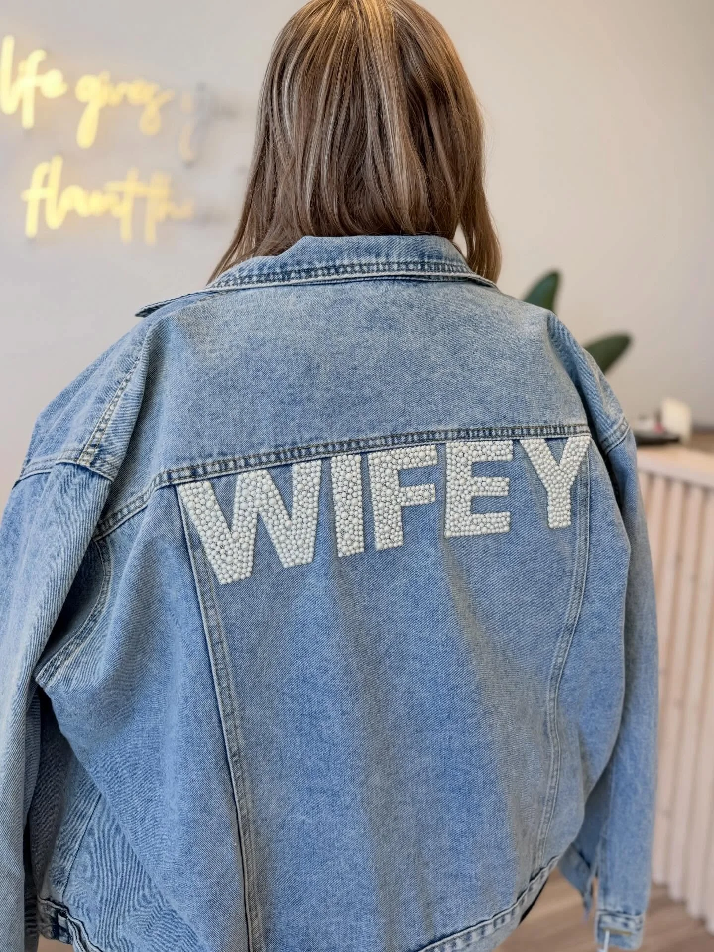 Upgrade your bridal style with one of our super cute denim jackets!✨

#curvebysomethingblue #wifeyforlifey

denim bridal jackets &bull; plus size bridal &bull; wedding dress shopping &bull; bridal accessories &bull; curvy bride