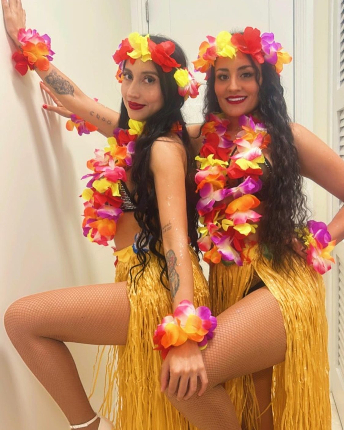 π₯πΊ Bring the tropical vibes to your event with our stunning Hawaiian dancers! π΄π Let us make your Hora Loca unforgettable with vibrant costumes, mesmerizing moves, and high-energy performances!
π
Book now for an experience full of fun, music, a