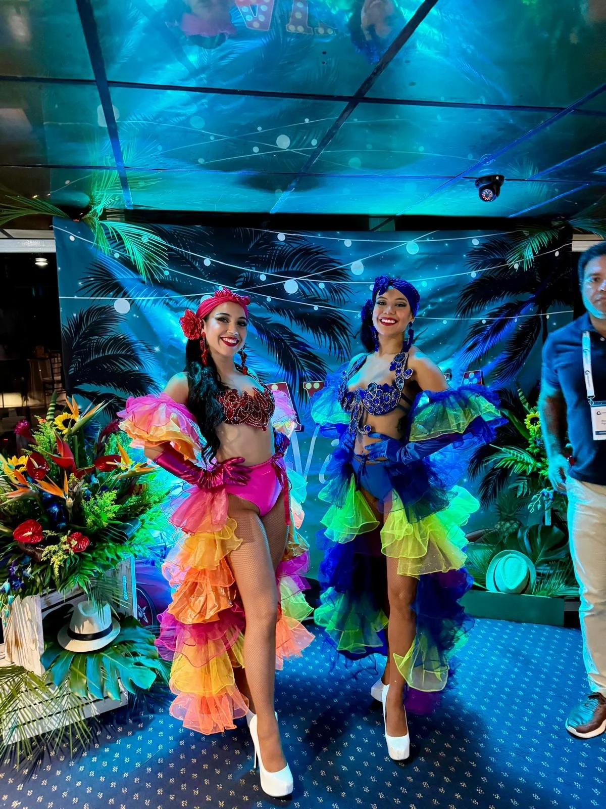 CUBAN DANCERS HORA LOCA.jpg