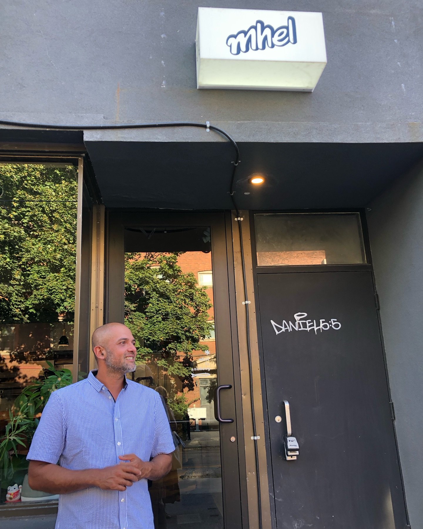 We had the absolute privilege to dine @mhelisanchovy a few weeks ago. Their intimate restaurant is absolutely beautiful. They take simple Ontario produce and turn it into something exciting, complex and nourishing. We left feeling inspired, amazed an