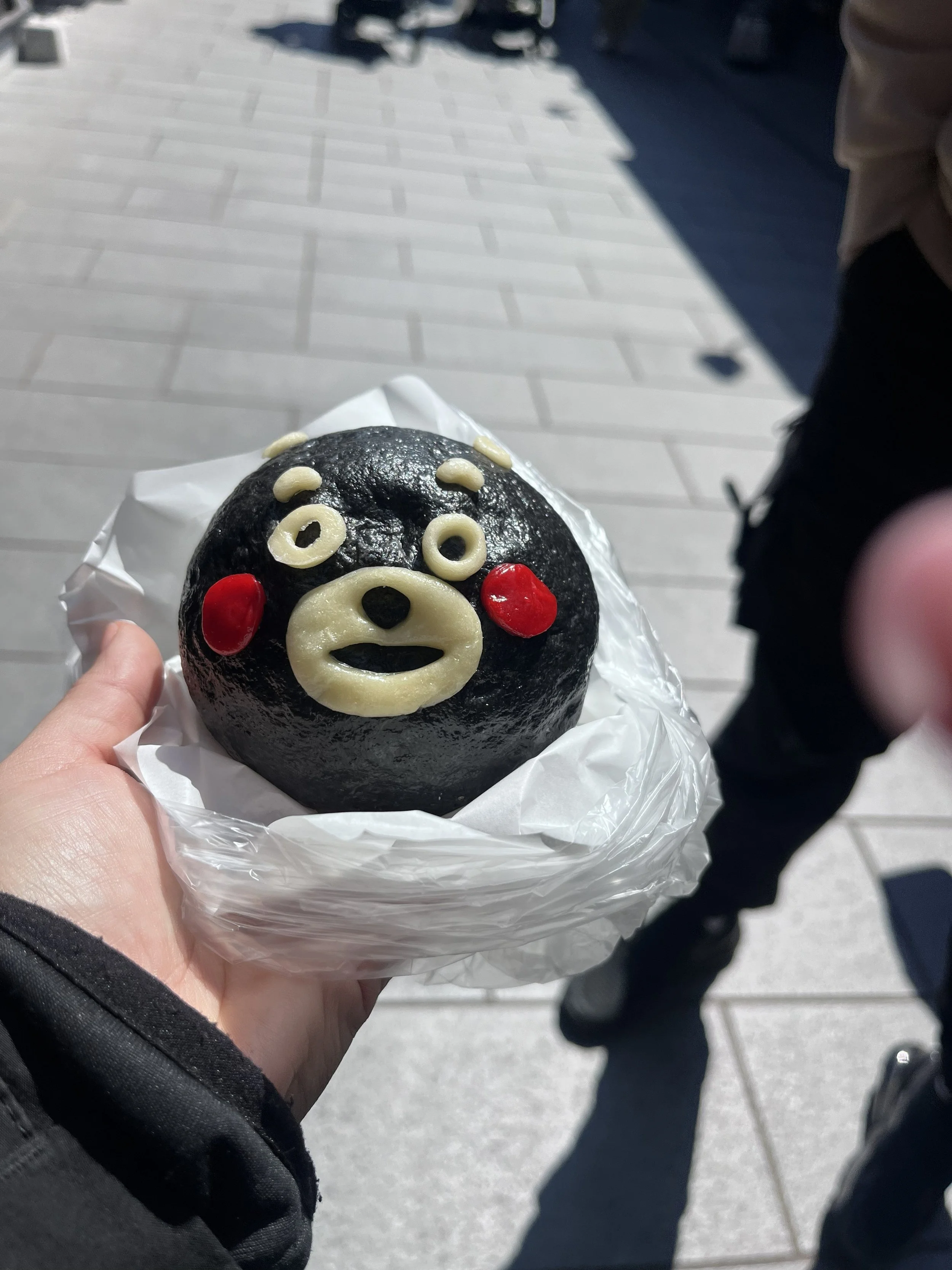 plněný knedlíček ve tvaru maskota prefektury Kumamoto  medvídka Kumamon
