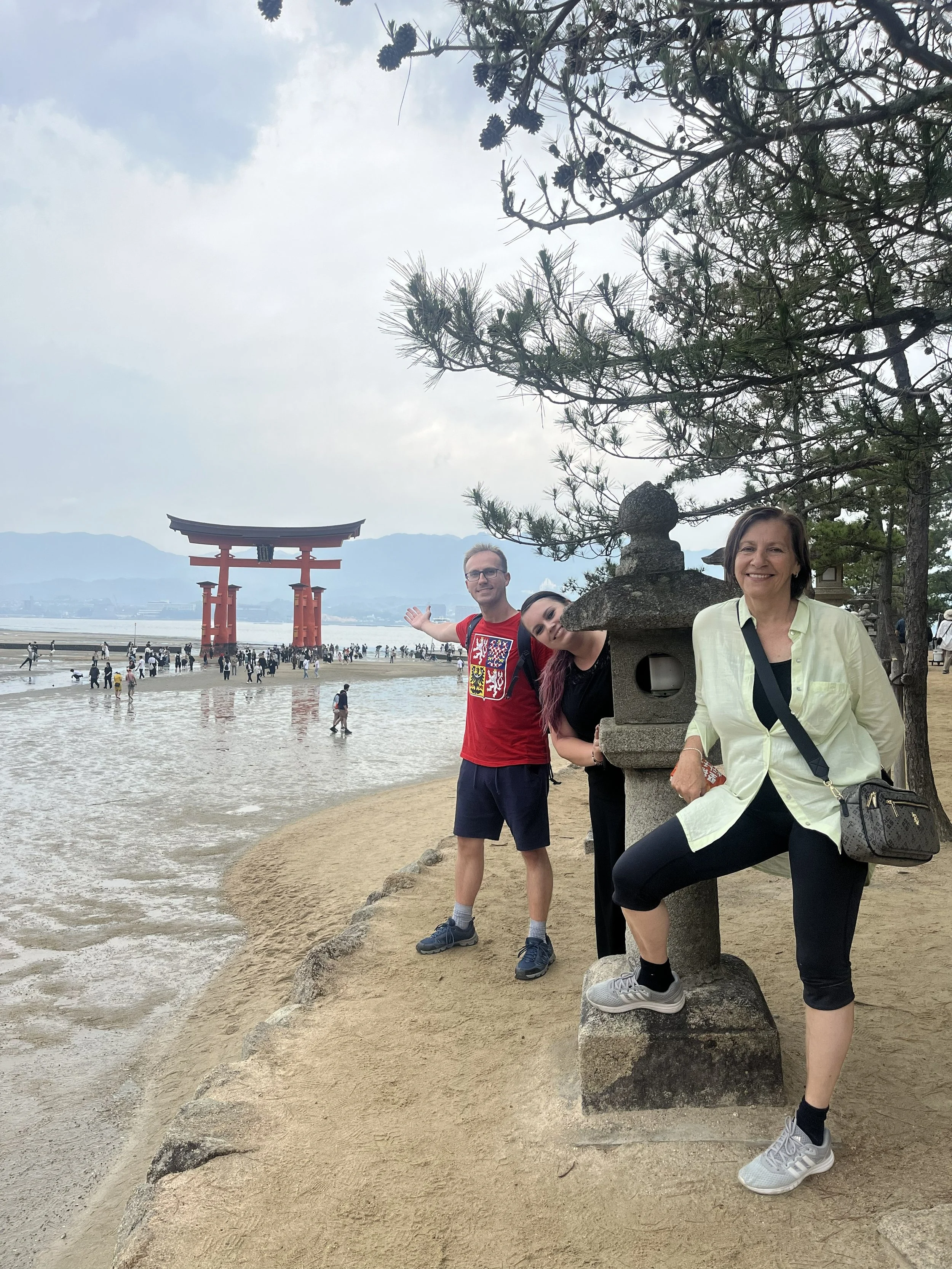 ikonická torii brána svatyně Itsukushima, Miyajima