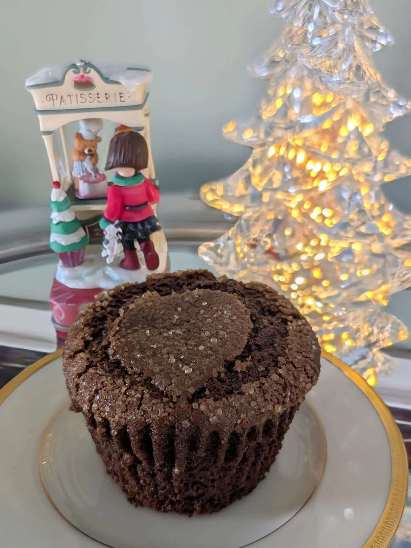 We're in love with our new Gingerbread Muffin! Come try one today. Open until 5pm Friday and Saturday 8 - 3pm.
#shopsmallbiz #downtownlurayva #visitluraypageva #bothsweetandsavoryitems