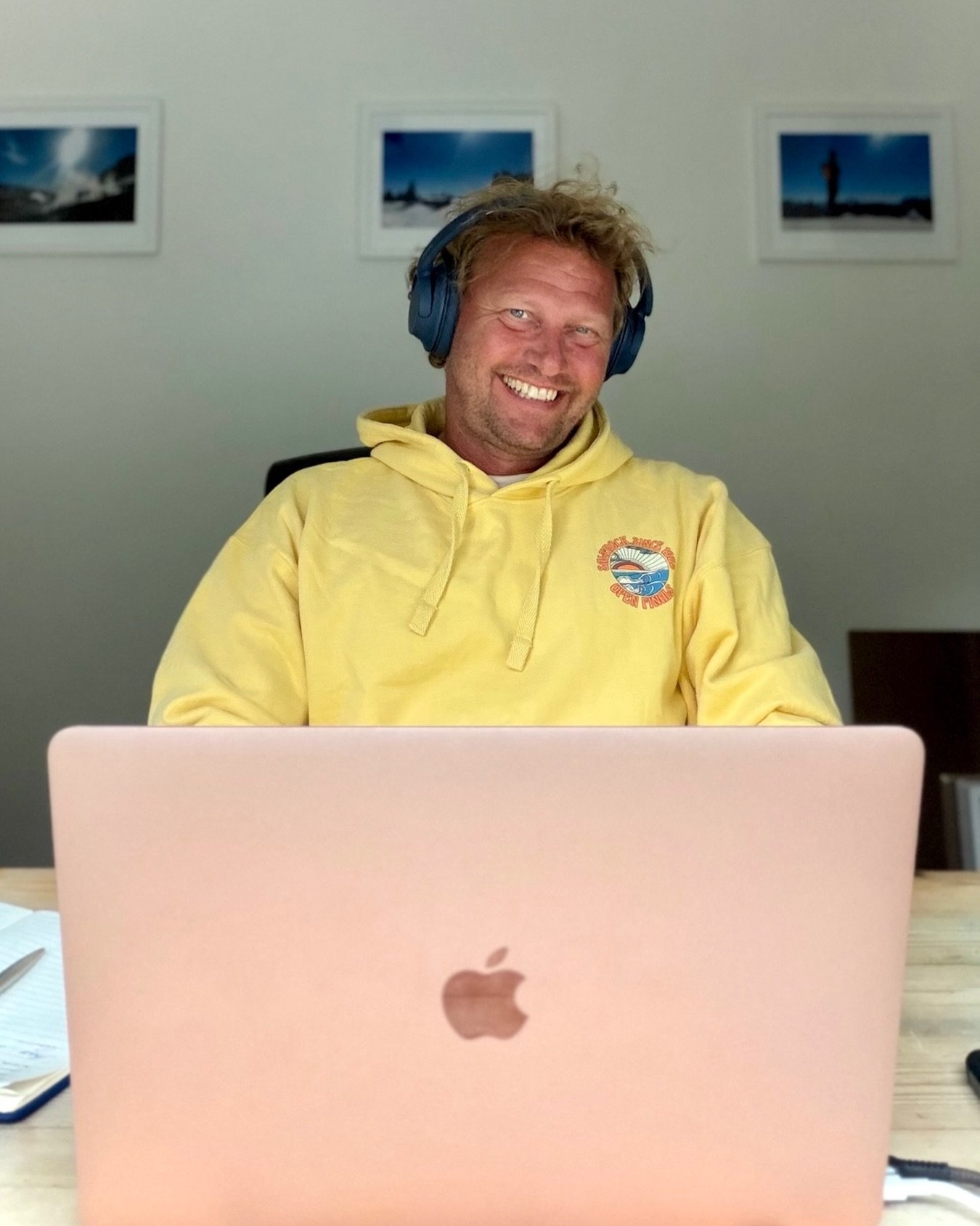 Monday morning in the office. 🙋&zwj;♂️👨&zwj;💻

When I&rsquo;m not standing in a field with a drone or walking around awkwardly with a camera and gimbal in hand, the other side of my business is social media management and building websites. 👨&zwj