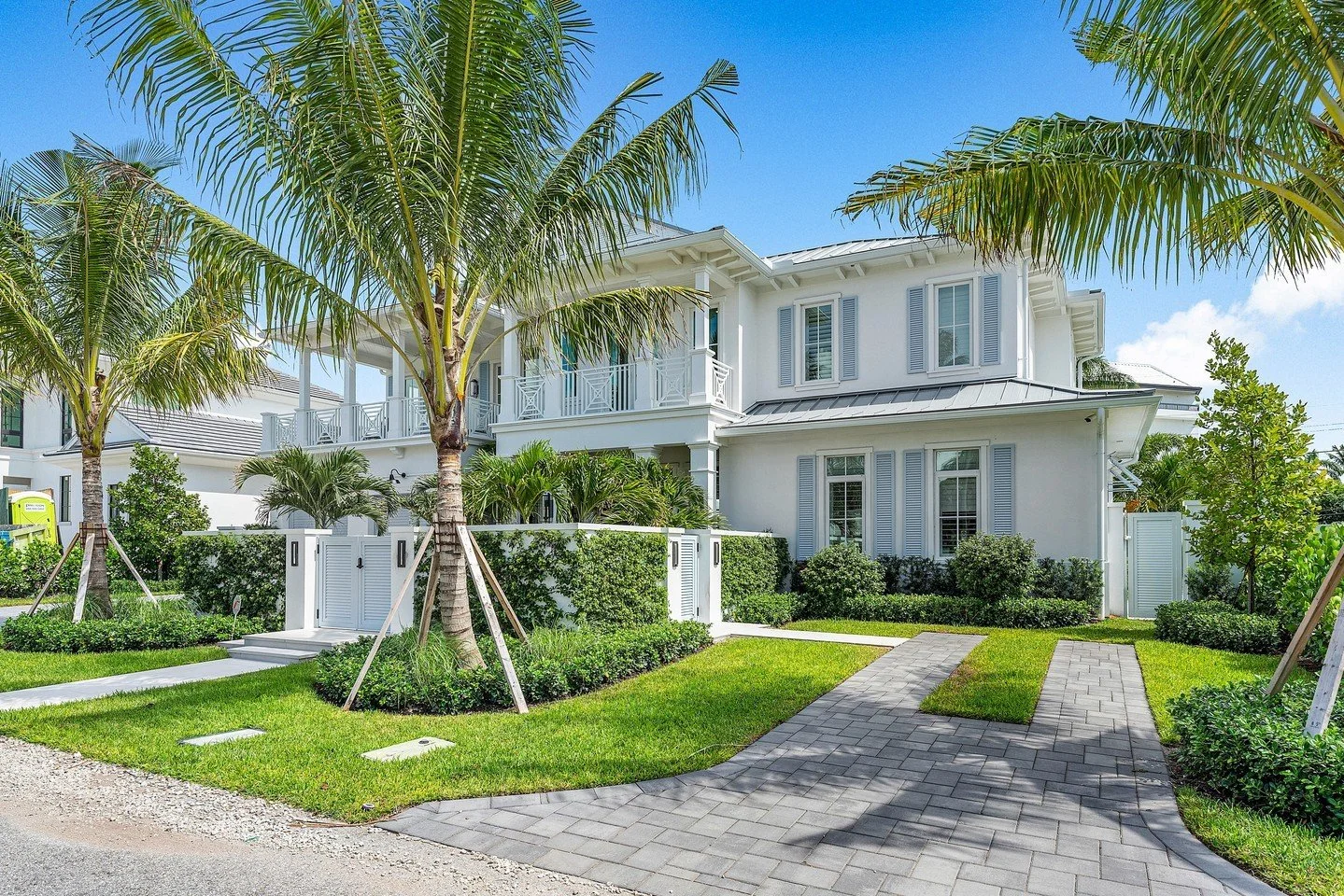 How about spending Thanksgiving on the beach this year? 🌴🏖️ This beautiful South Florida property is available for the entire month of November, offering the perfect setting for some quality family time, ocean views, and a relaxing holiday. 🦃🌊

I