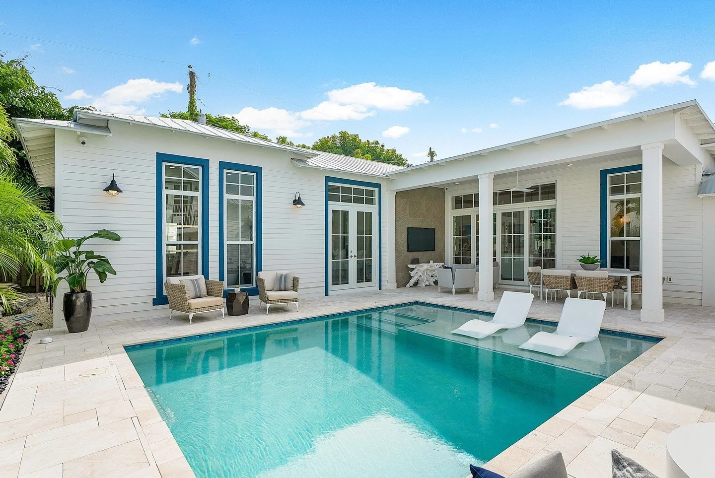 Outdoor spaces are a game-changer for South Florida living! 🌴 Whether it&rsquo;s a cozy patio, a lush garden, or a poolside oasis, these spaces allow you to fully embrace the sunny lifestyle. Perfect for entertaining, relaxing, or just enjoying the 