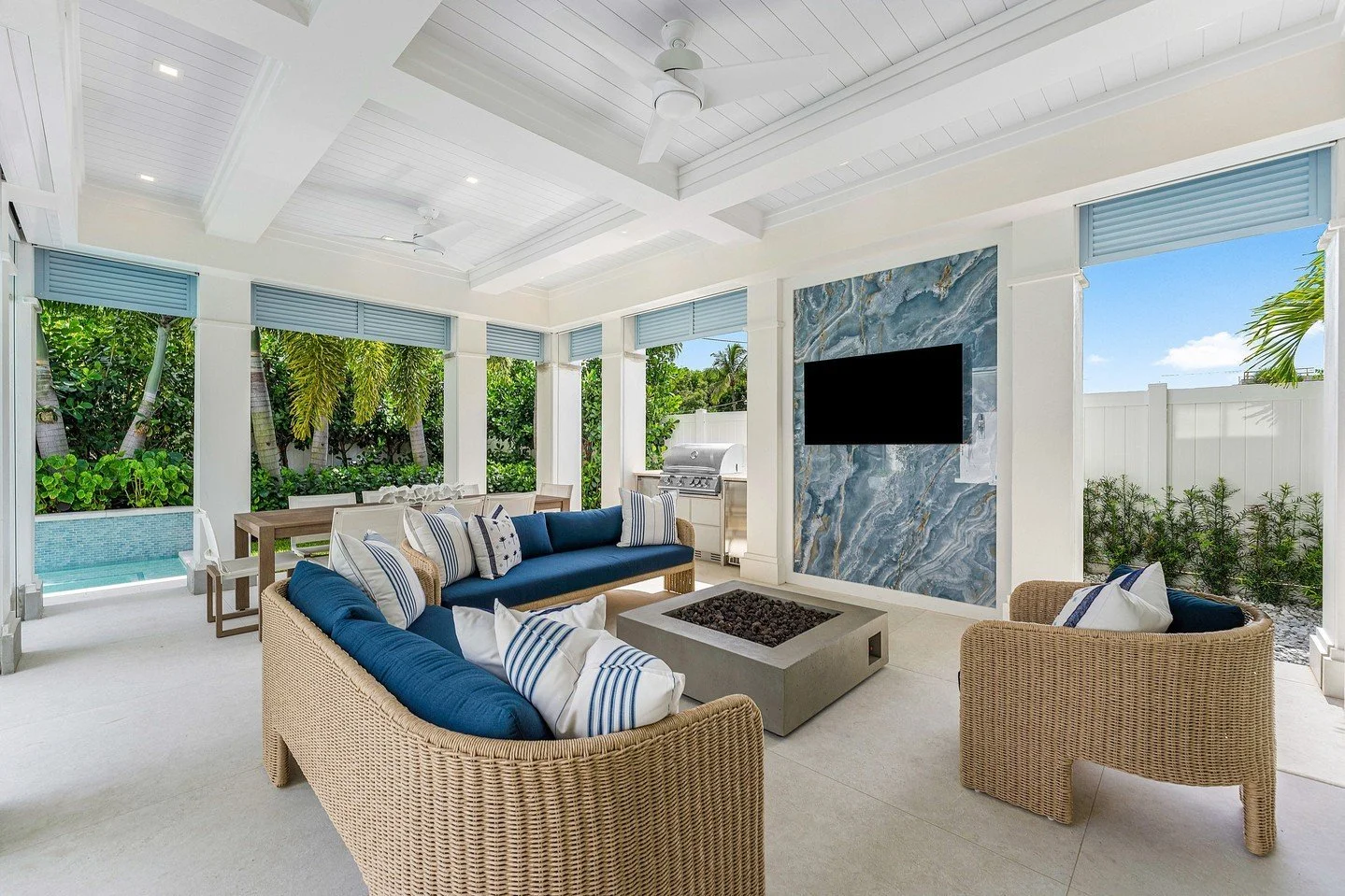 It&rsquo;s official&mdash;1122 Miramar has found its perfect seasonal residents! 🌴 This gorgeous coastal retreat, beautifully crafted by the talented @elysepatriciadesign, blends charm, comfort, and tranquility. Looking to find your next investment 