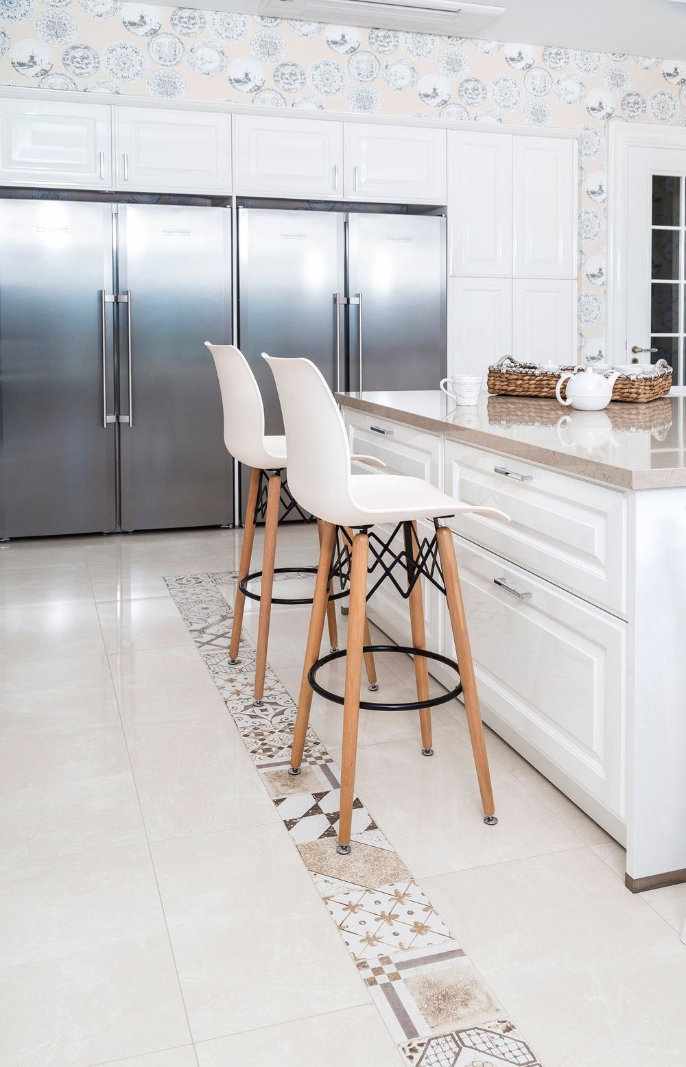 LASER-V BAR STOOL | Color: Ivory White