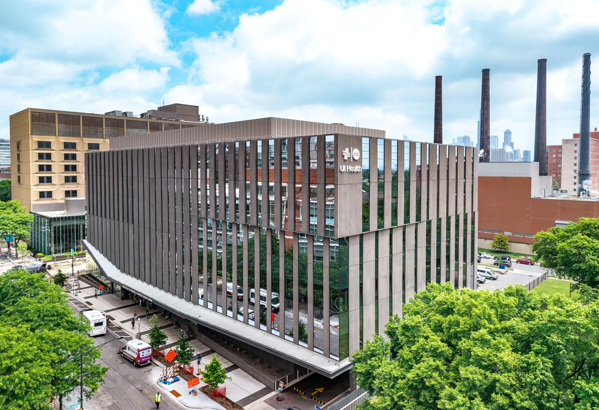 UI Health Sugery Center 0002.jpg