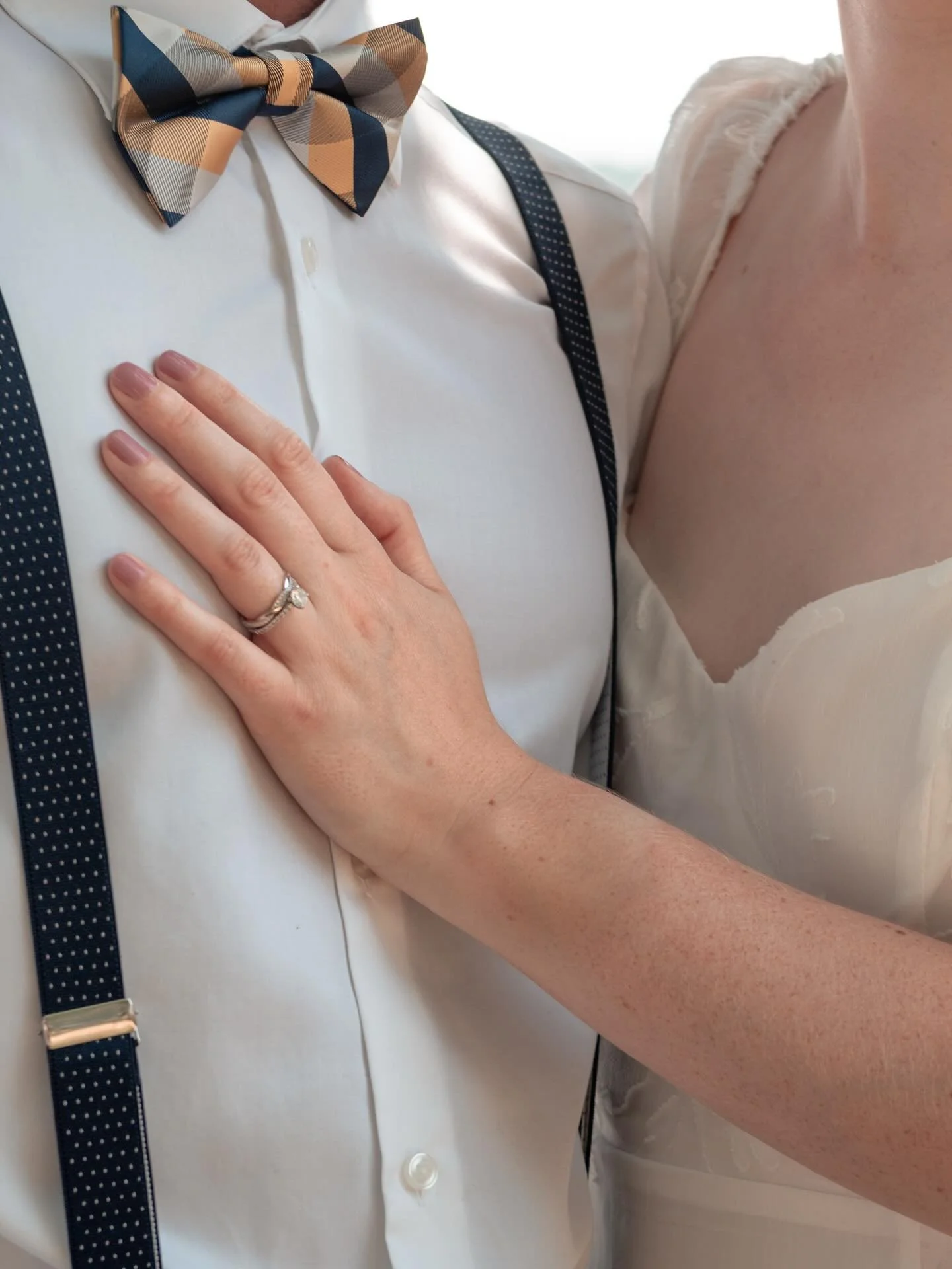 Love love love, dm me if you&rsquo;re interested in engagement, wedding, or couples photos!!