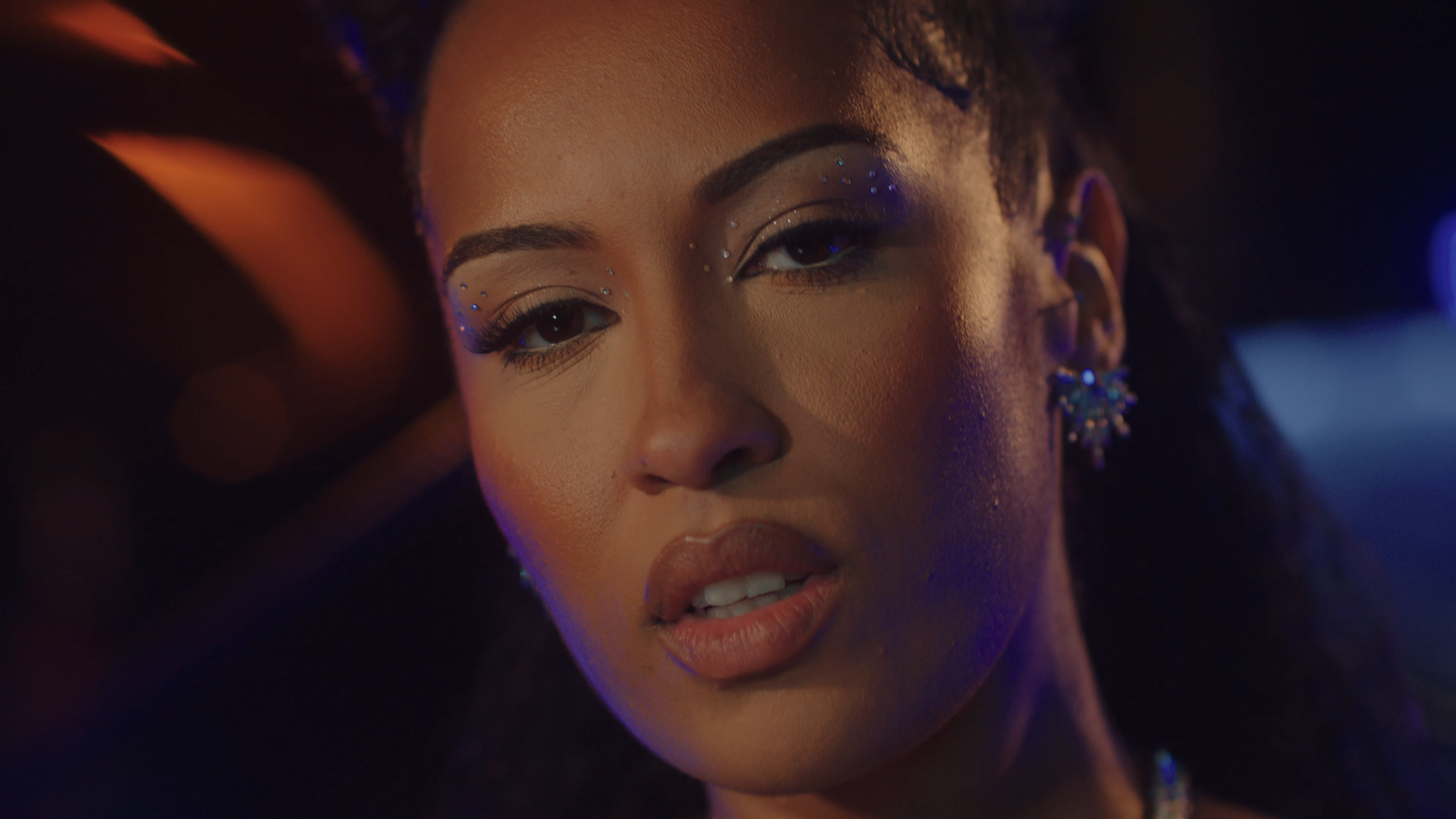 Taya Bleu_Diamonds_Music Video 02 .00_01_18_17.Still006.png