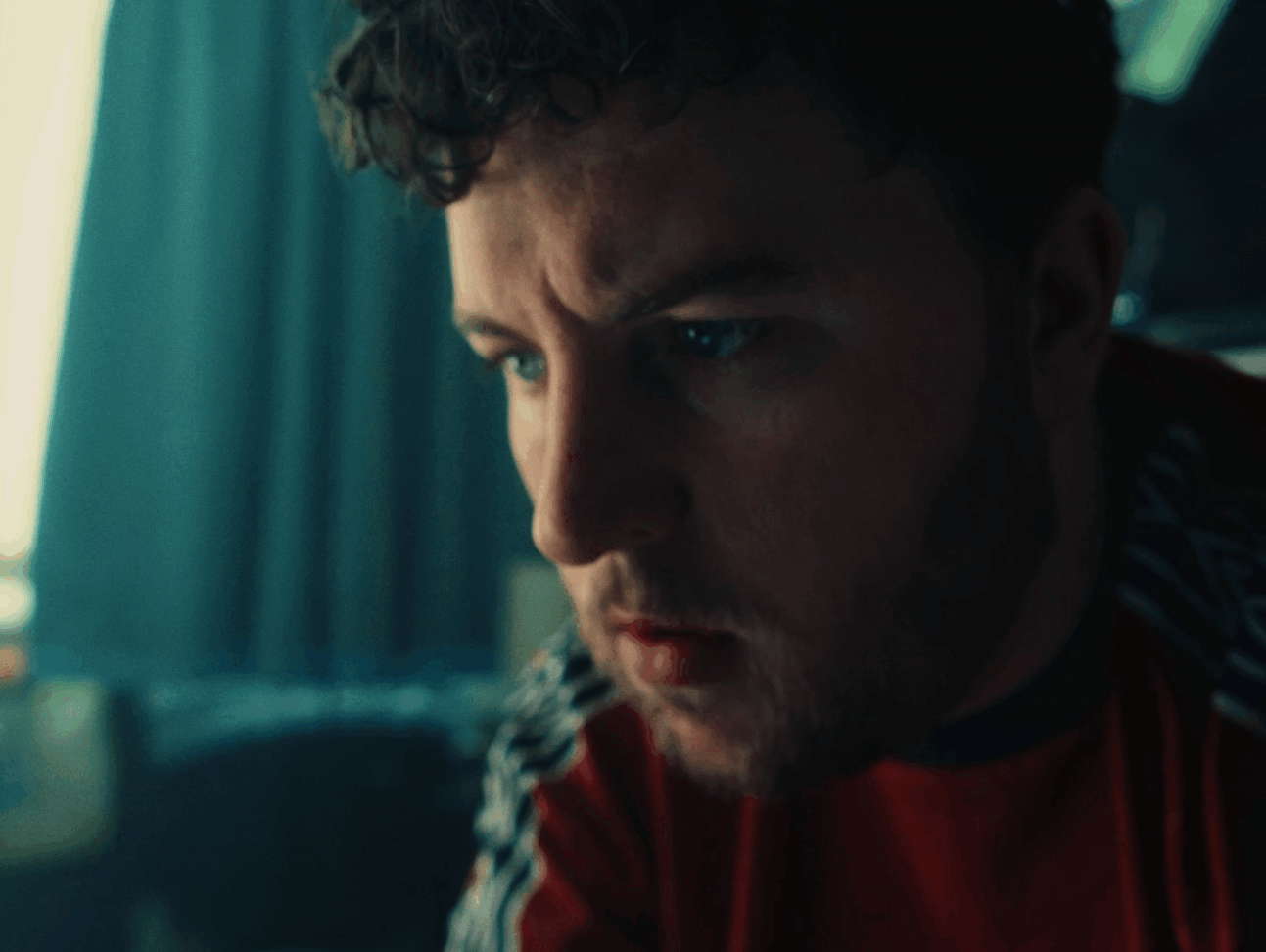 Timeline18_00000922-ezgif.com-crop.gif