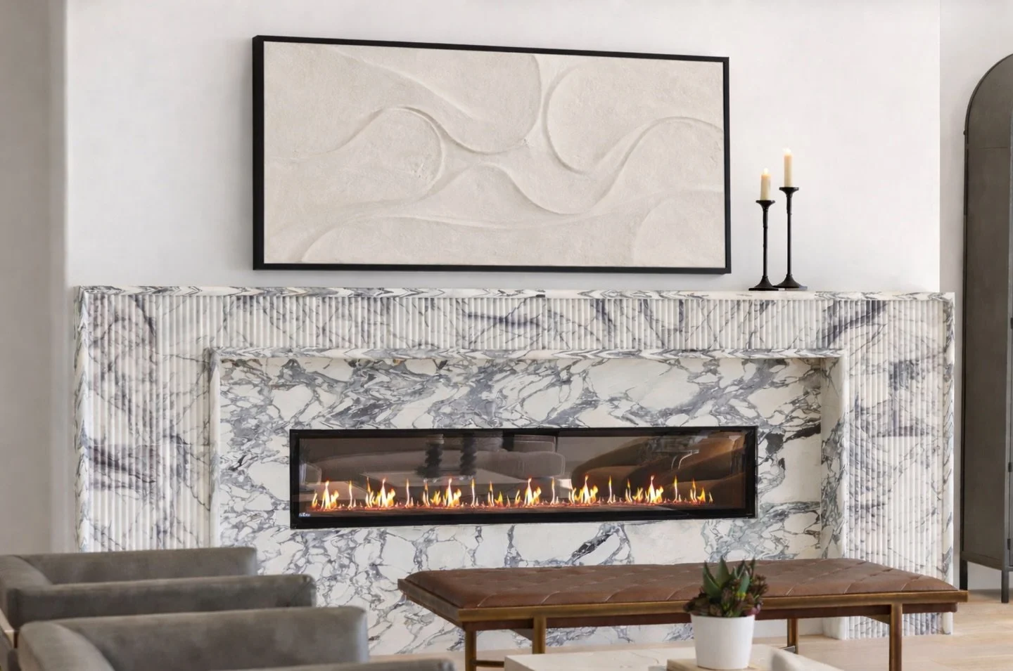 This gorgeous fireplace at Lot 46 turned out so stunning! Shes&rsquo;s big, bold and so beautiful! 🤩 
.
.
.
#jenadairinteriors #luxuryinteriordesign #home #interior #interiordesign