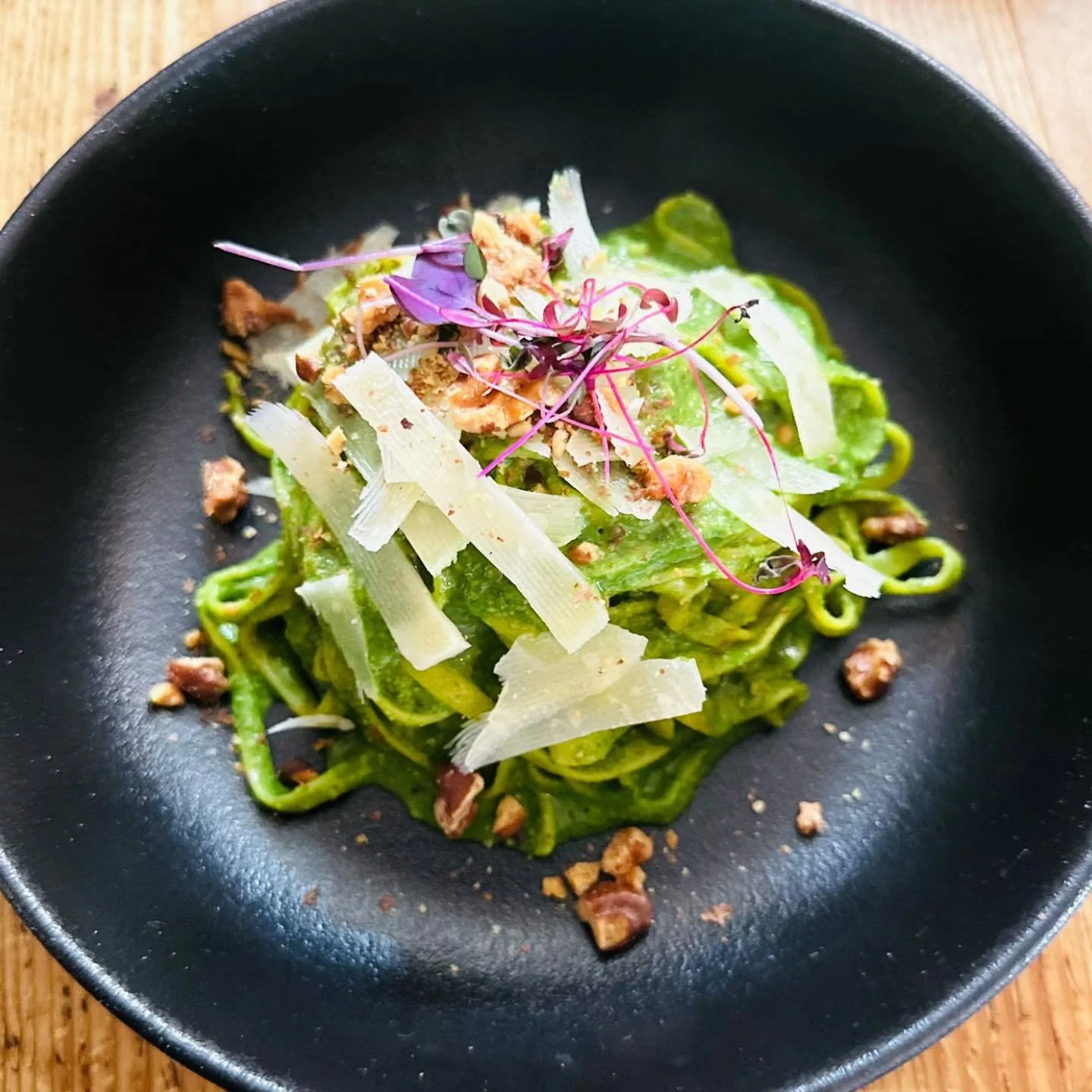 Come on down and try our brand new special! Wild ramp season is here (finally) and we have a wild ramp, walnut, and Parmigiano pesto tonight! Sustainably sourced from Vermont, these ramps are  fresh, bright, and perfect for Spring. Buon appetito! 

#