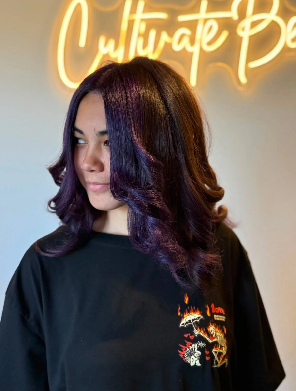 We are here for a good purple moment!! 
Having a pop of a fun color is the coolest thing. Looking for something similar? 
Or want a good change? Book your next appointment with @angelicbeauty_bygianajanae
