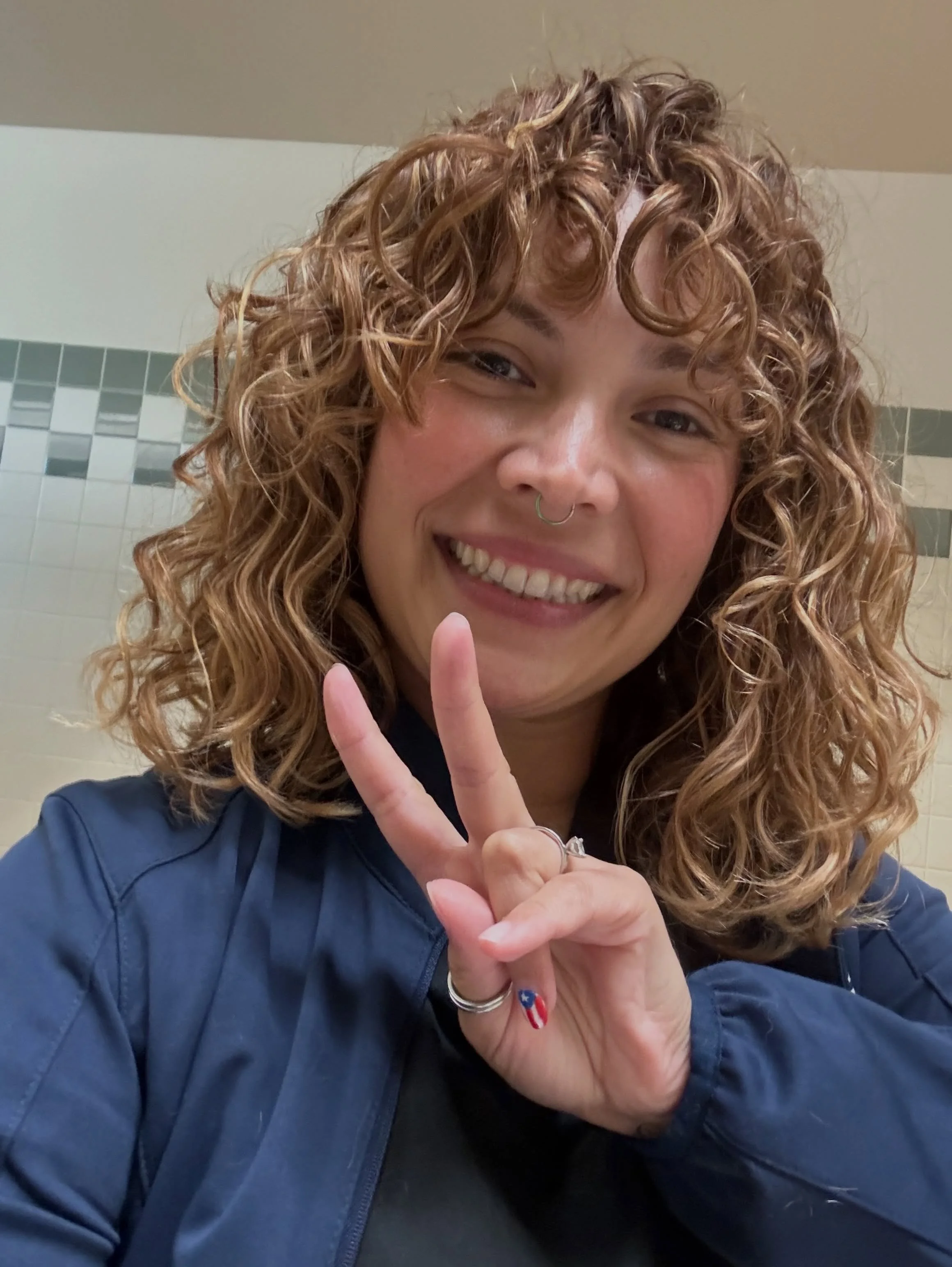 We LOVE when you send us your selfies. 
@magicoskahair did the cutest curly haircut on this babe, and we love it.