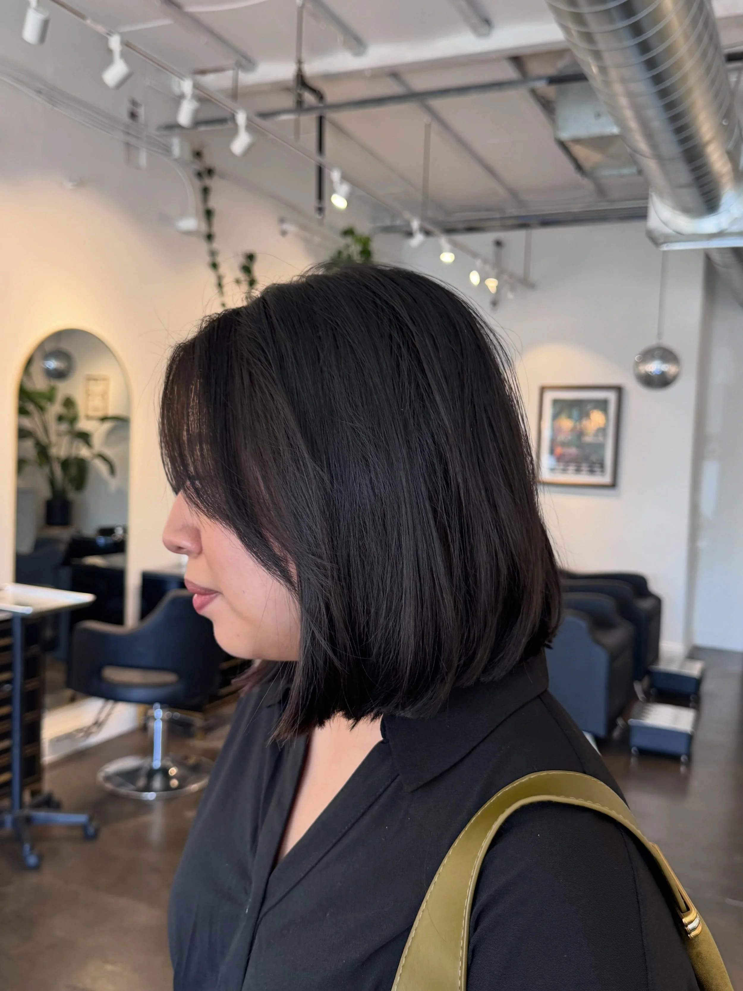 The bob haircut&mdash;timeless, classic, and effortlessly cool. A cut that never goes out of style.

Ready for your next chop? Book your appointment with @jessicajeanstylist
