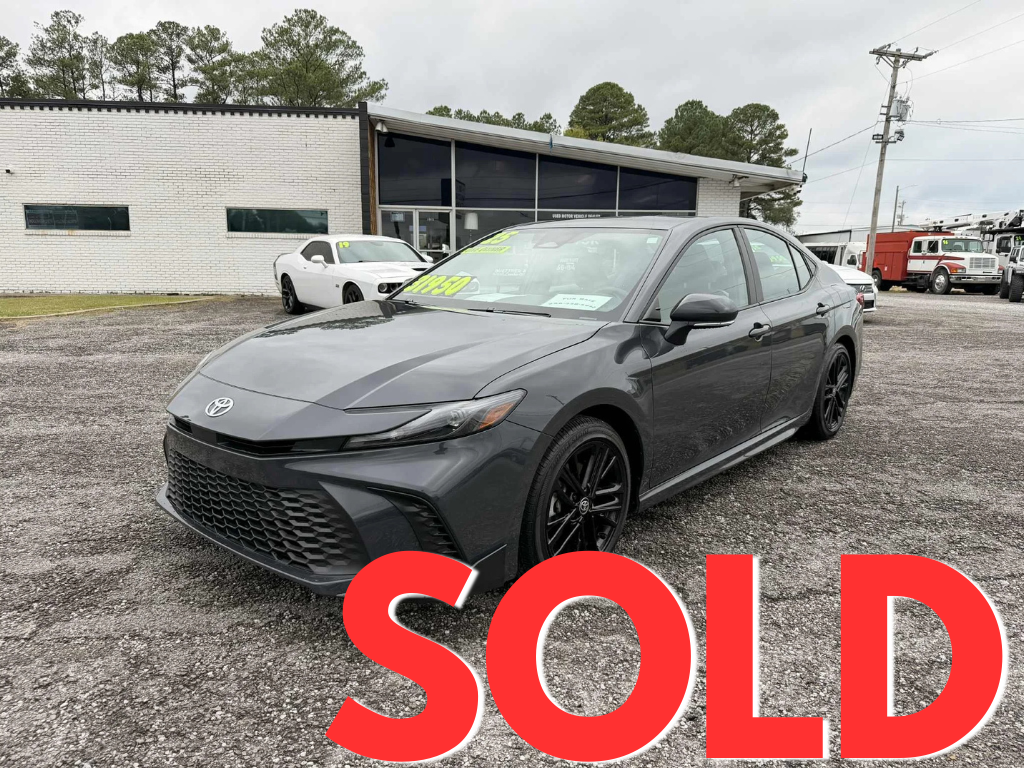 2025 Toyota Camry Hybrid SE