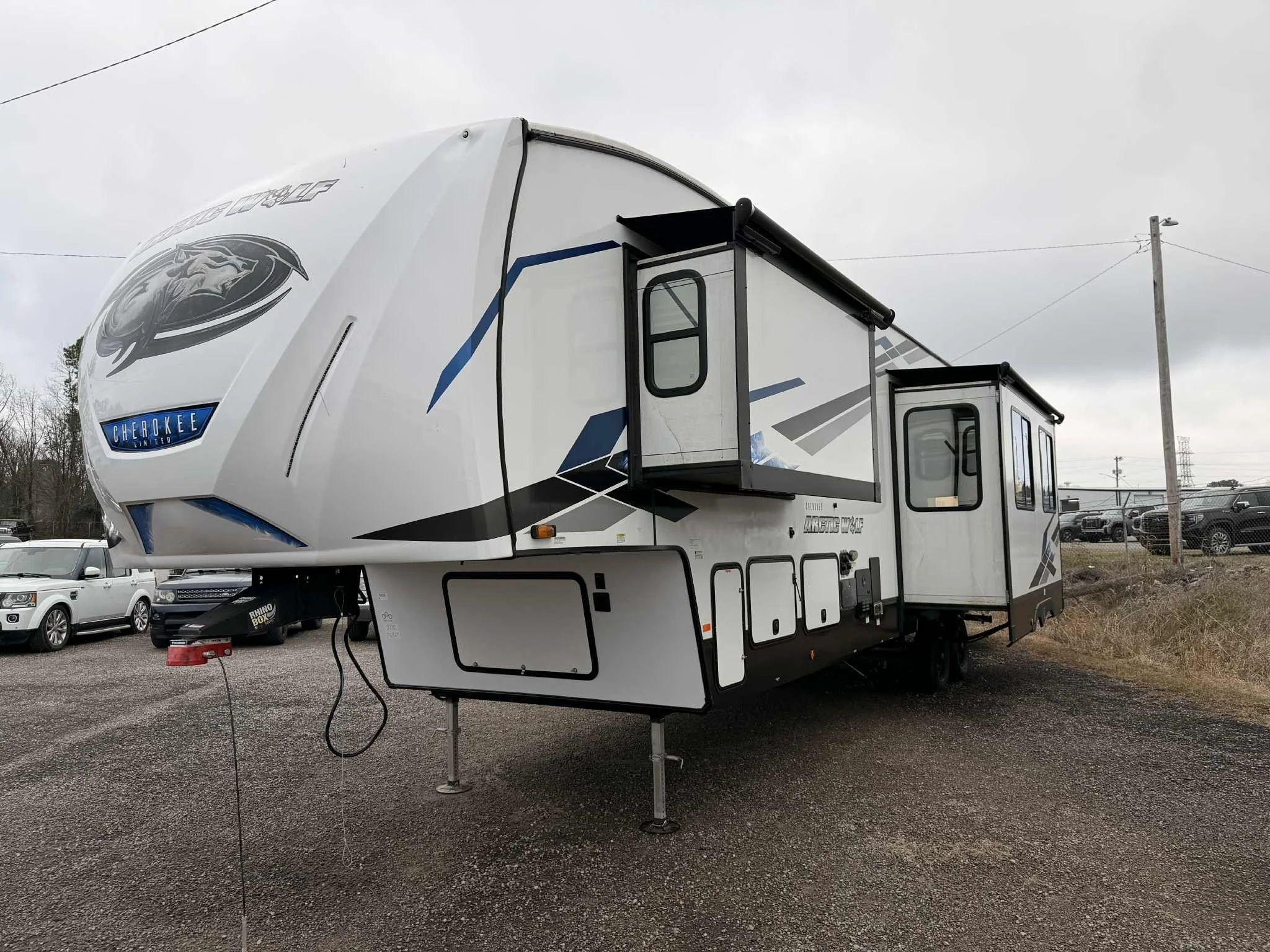 ace80bd3-6d18-42af-ba9a-a20a117d9e52.jfif