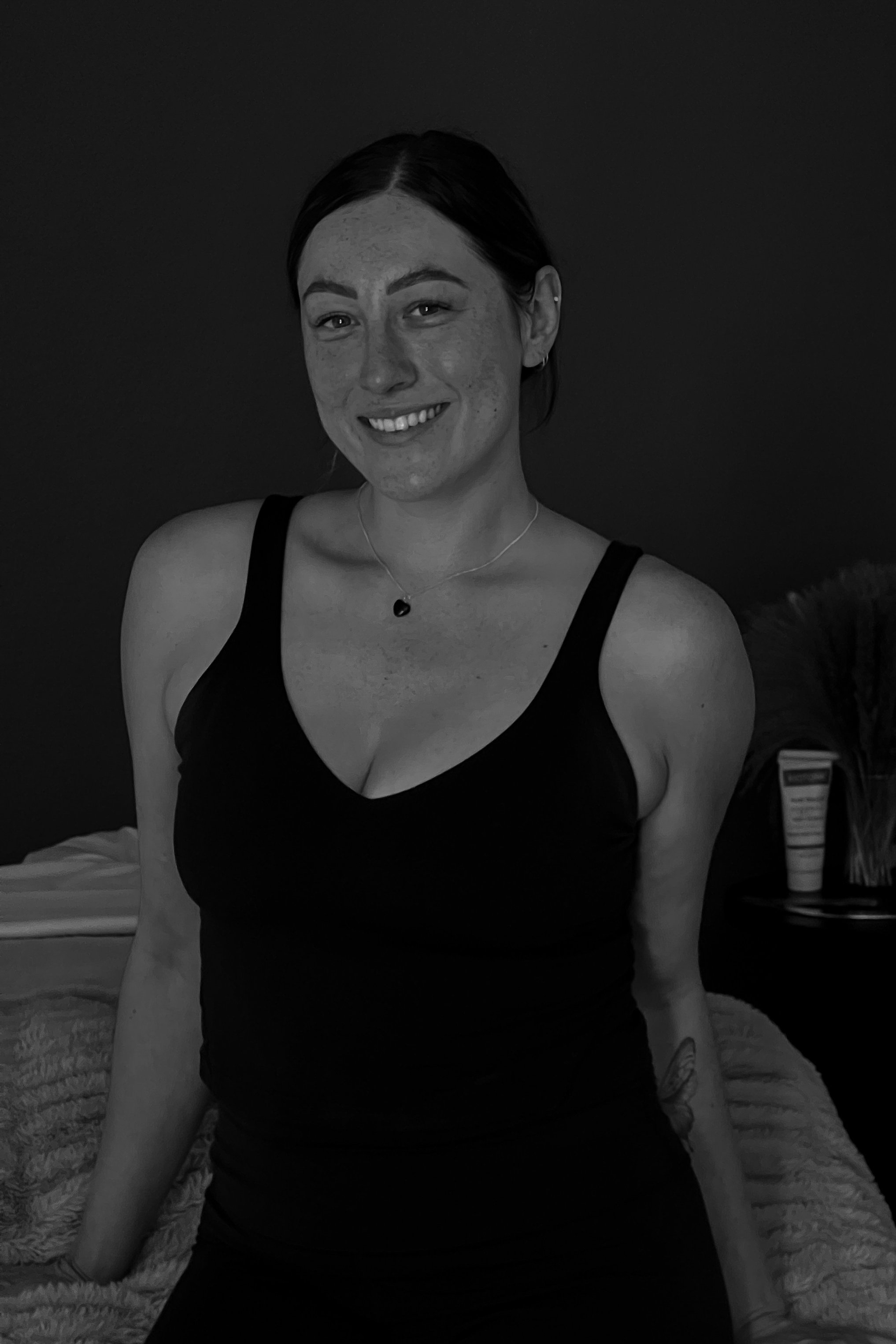 Amelia is a Licensed Massage Therapist and experienced trainer with a heart for healing and deep bodywork. Drawing from years of experience and a lifelong passion for the healing arts, she specializes in barefoot Ashiatsu, a therapeutic technique tha