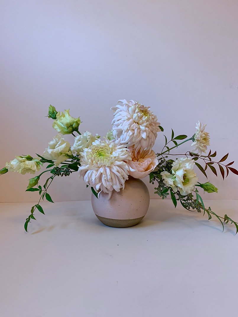 m bueno vase arrangement 4.jpeg