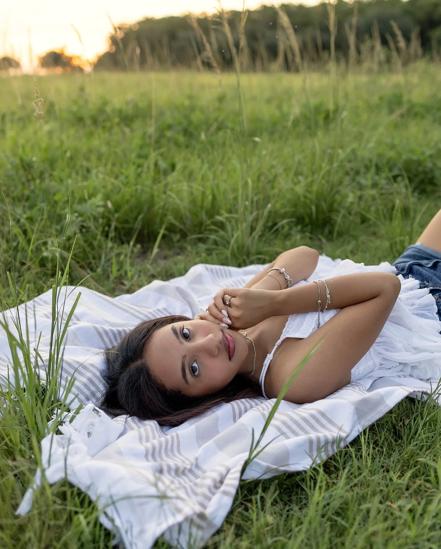 Golden hour, new beginnings. Congrats to this beautiful senior! ✨