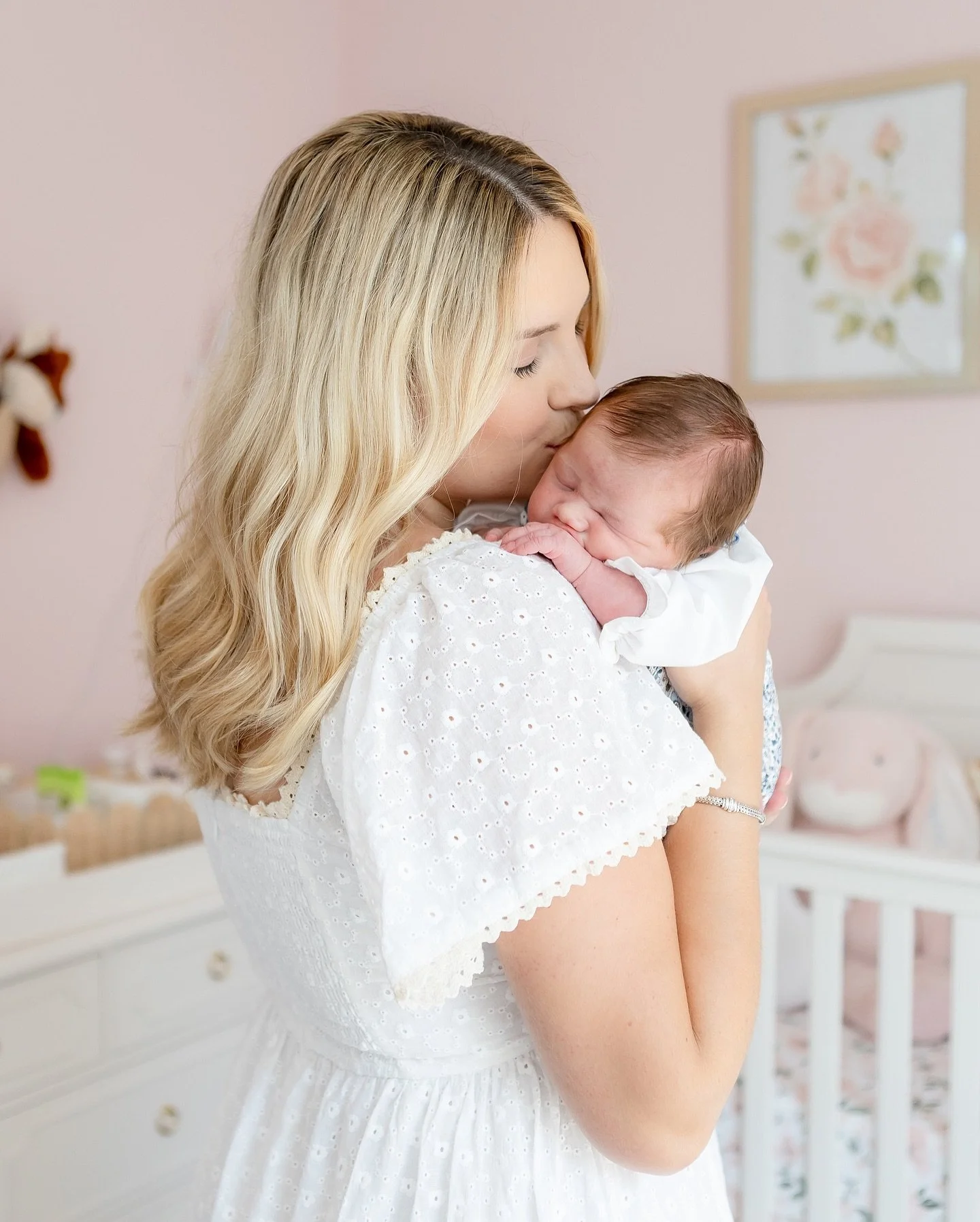Back-to-back posts after weeks of silence? Guilty. But tiny toes and newborn snuggles deserve immediate attention. 🤍🥹