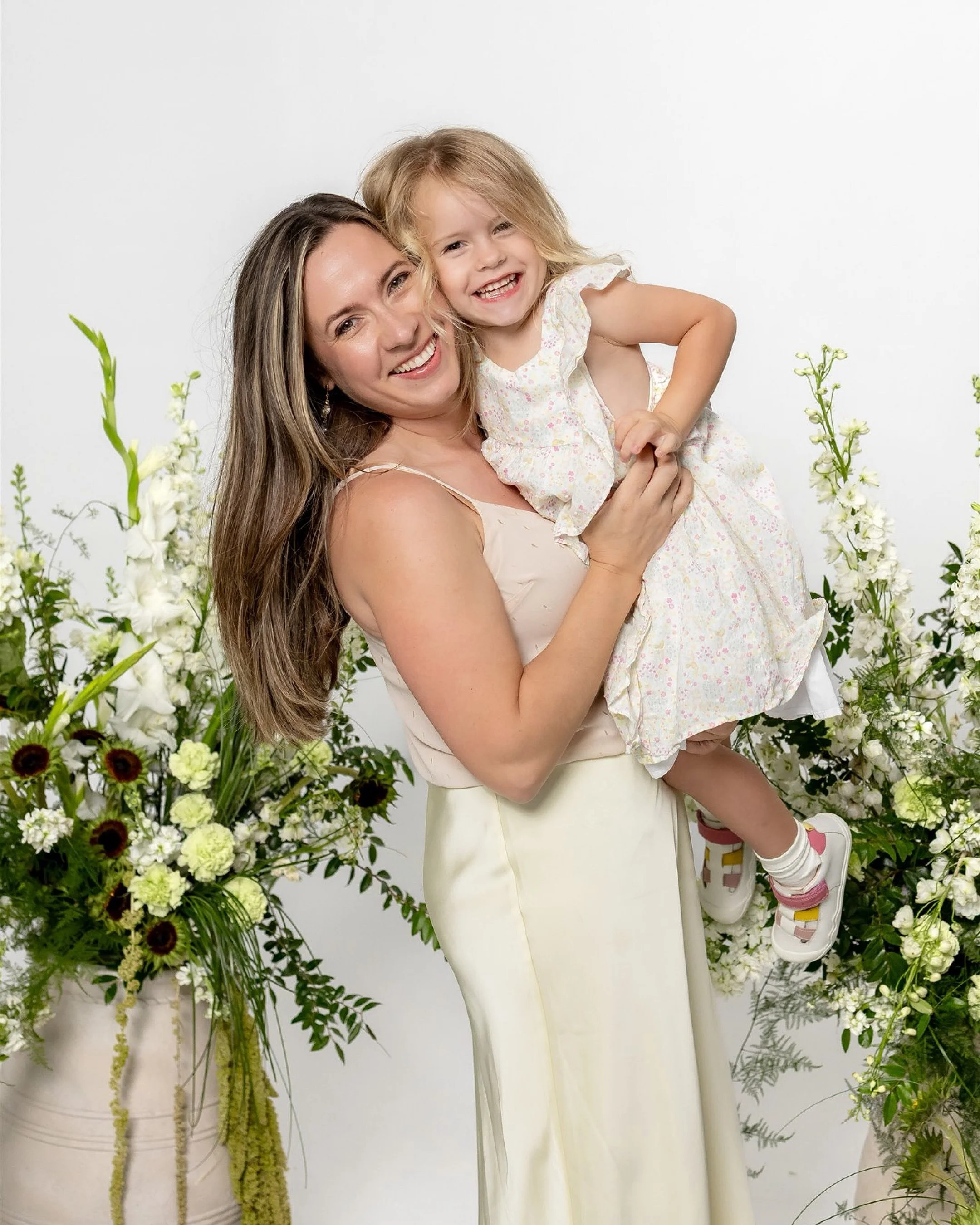 To every kind of mom 🤍 the ones holding little hands, the ones holding memories, the ones still waiting, the grandmas, bonus moms, grieving moms, pet moms, and the women who mother with their whole hearts&hellip; today is for you. 🤍

Getting to cap