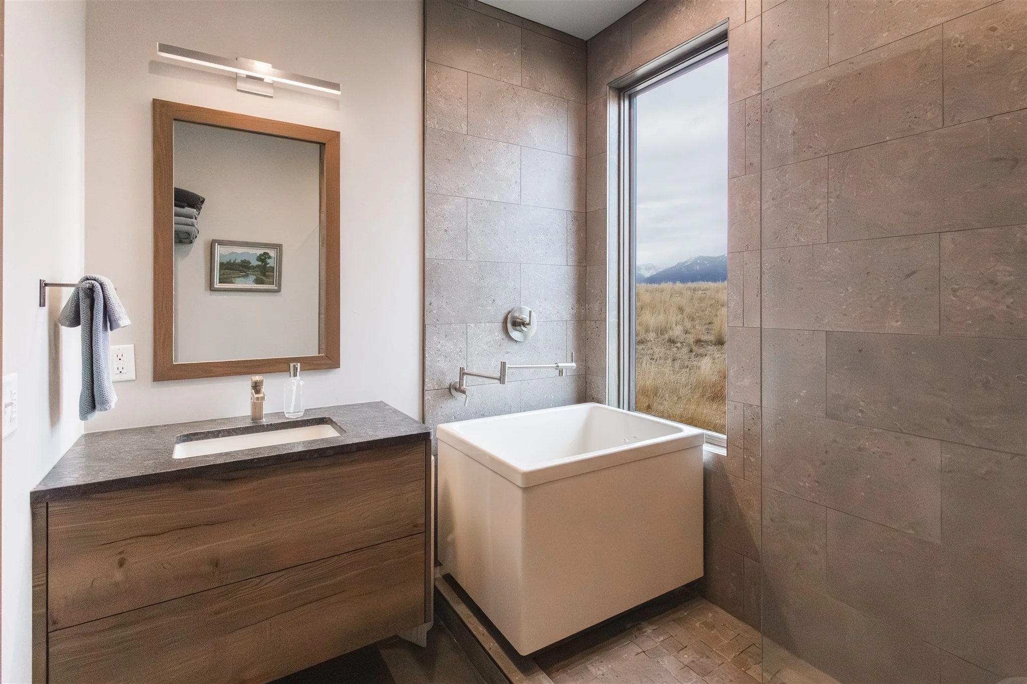 Stuarts Cabin_WideAngle-4.jpg